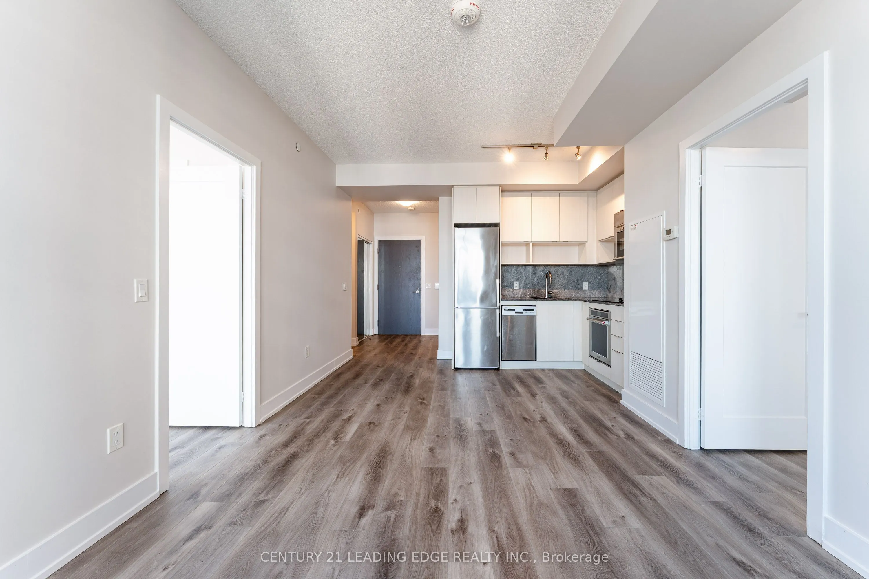 7 MABELLE Avenue #3807