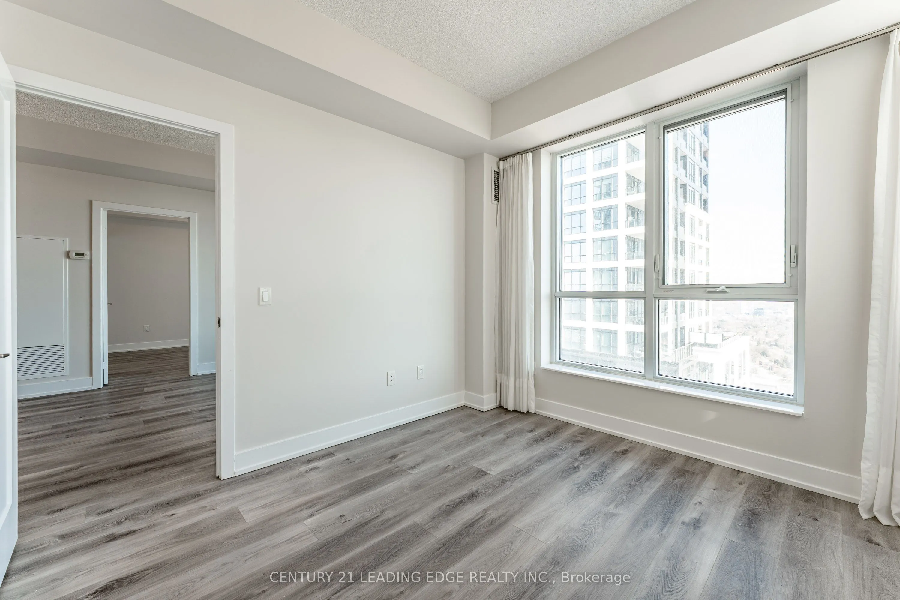 7 MABELLE Avenue #3807