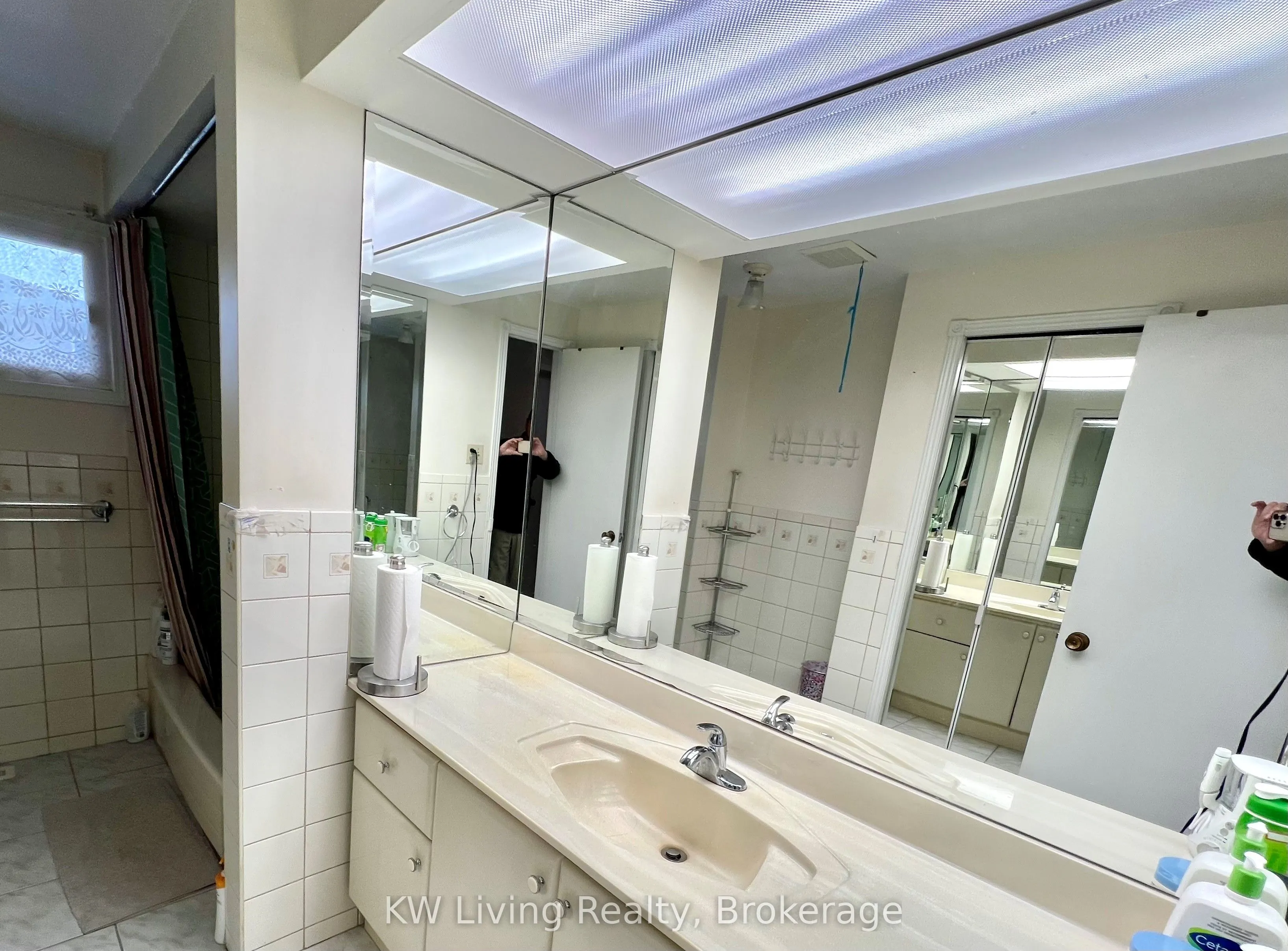 966 Forestwood Drive