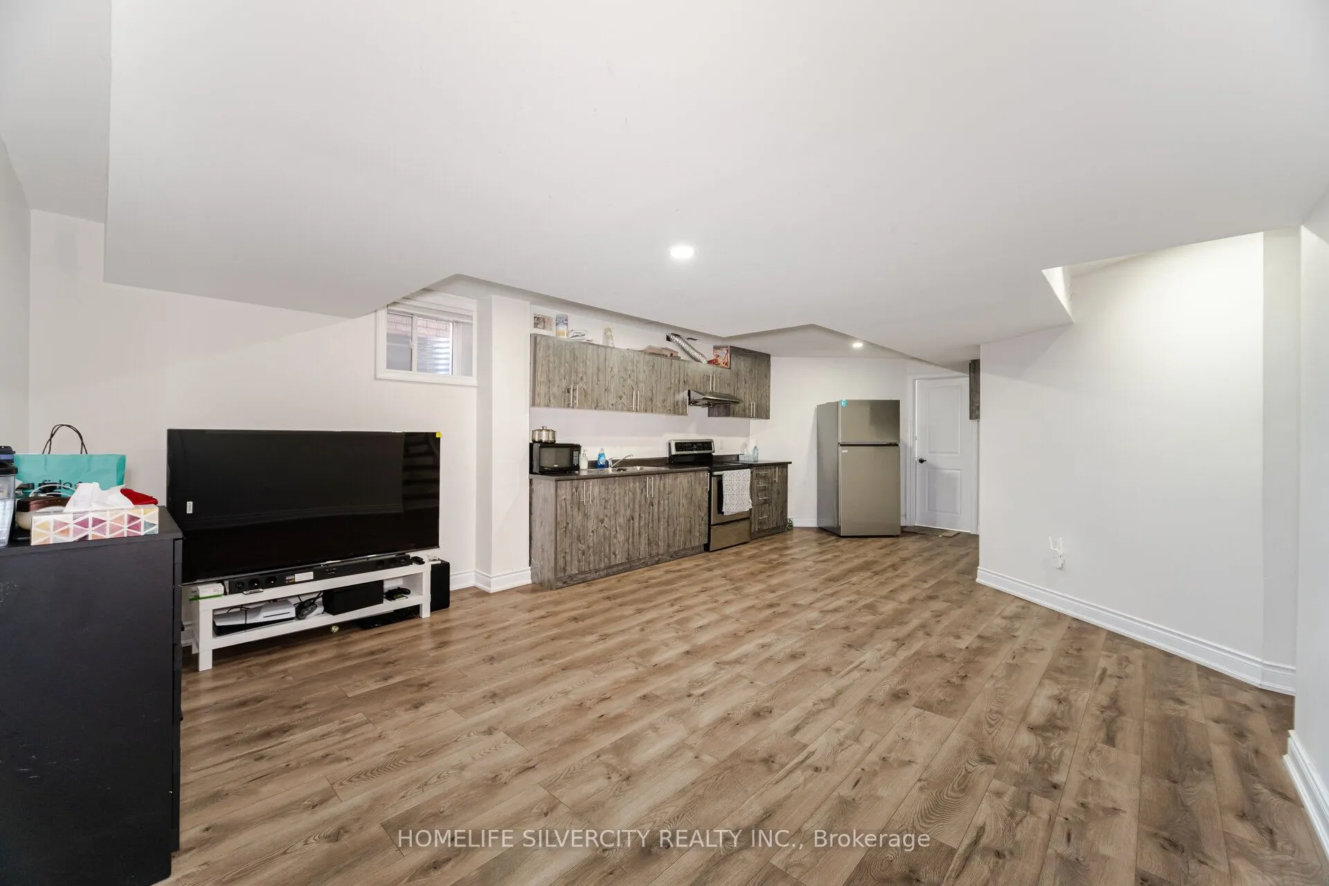 13 Fenchurch Drive