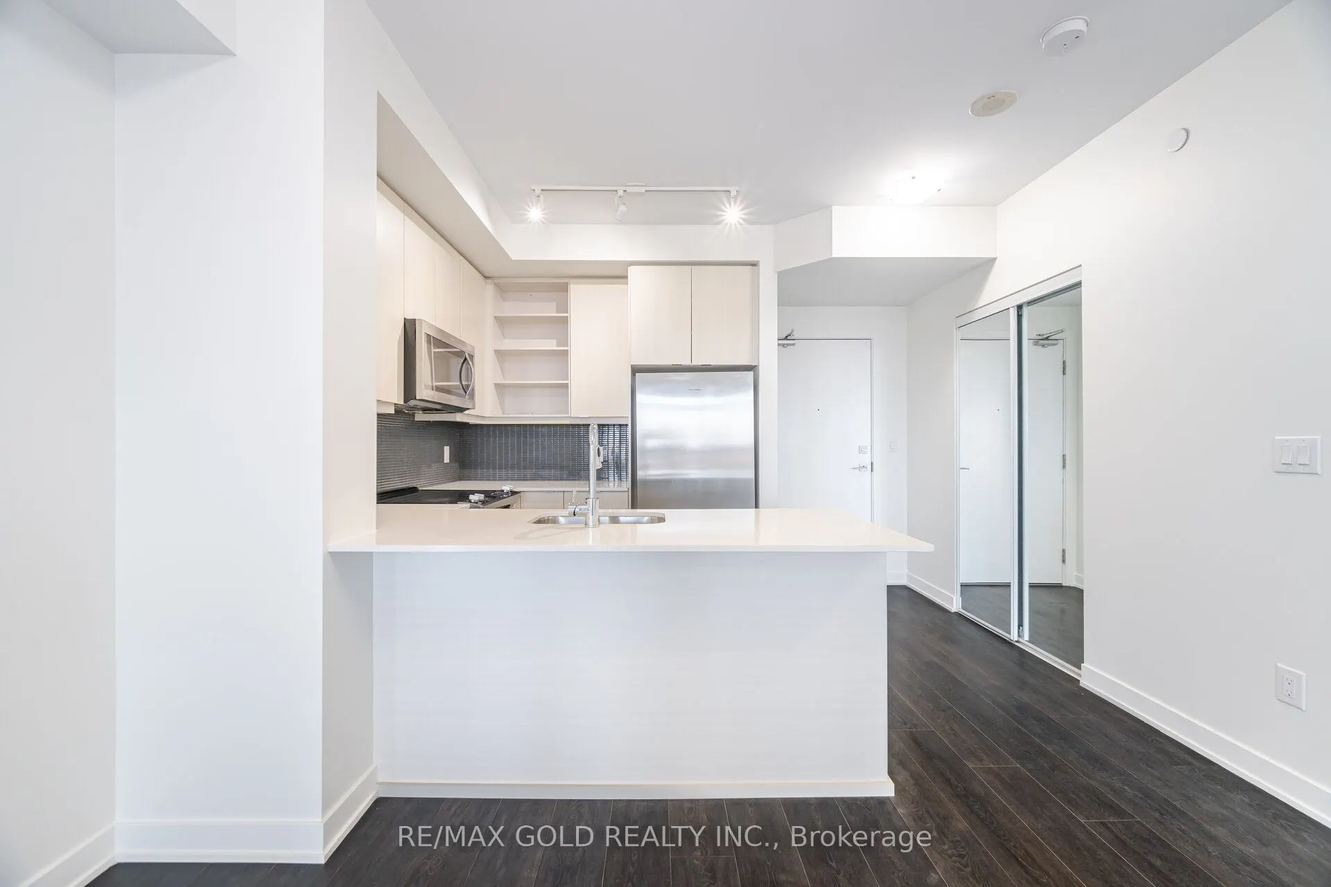 4633 Glen Erin Drive #607
