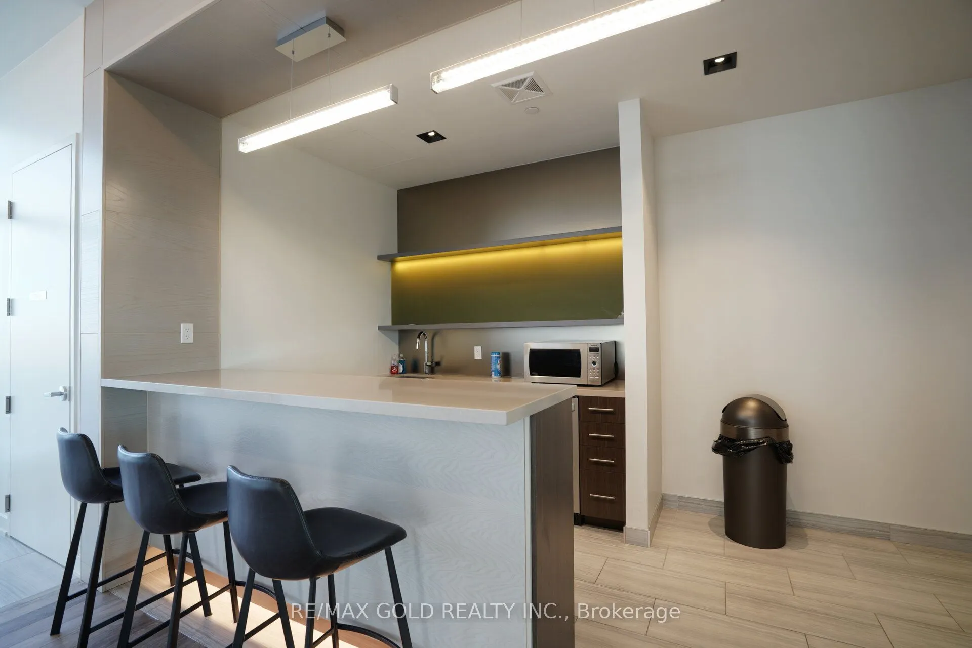 4633 Glen Erin Drive #607