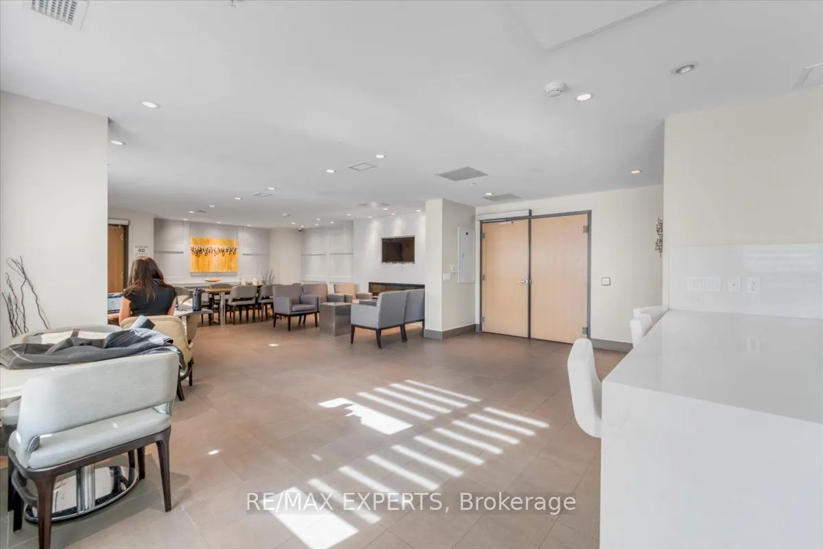 1105 Leger Way E, #527