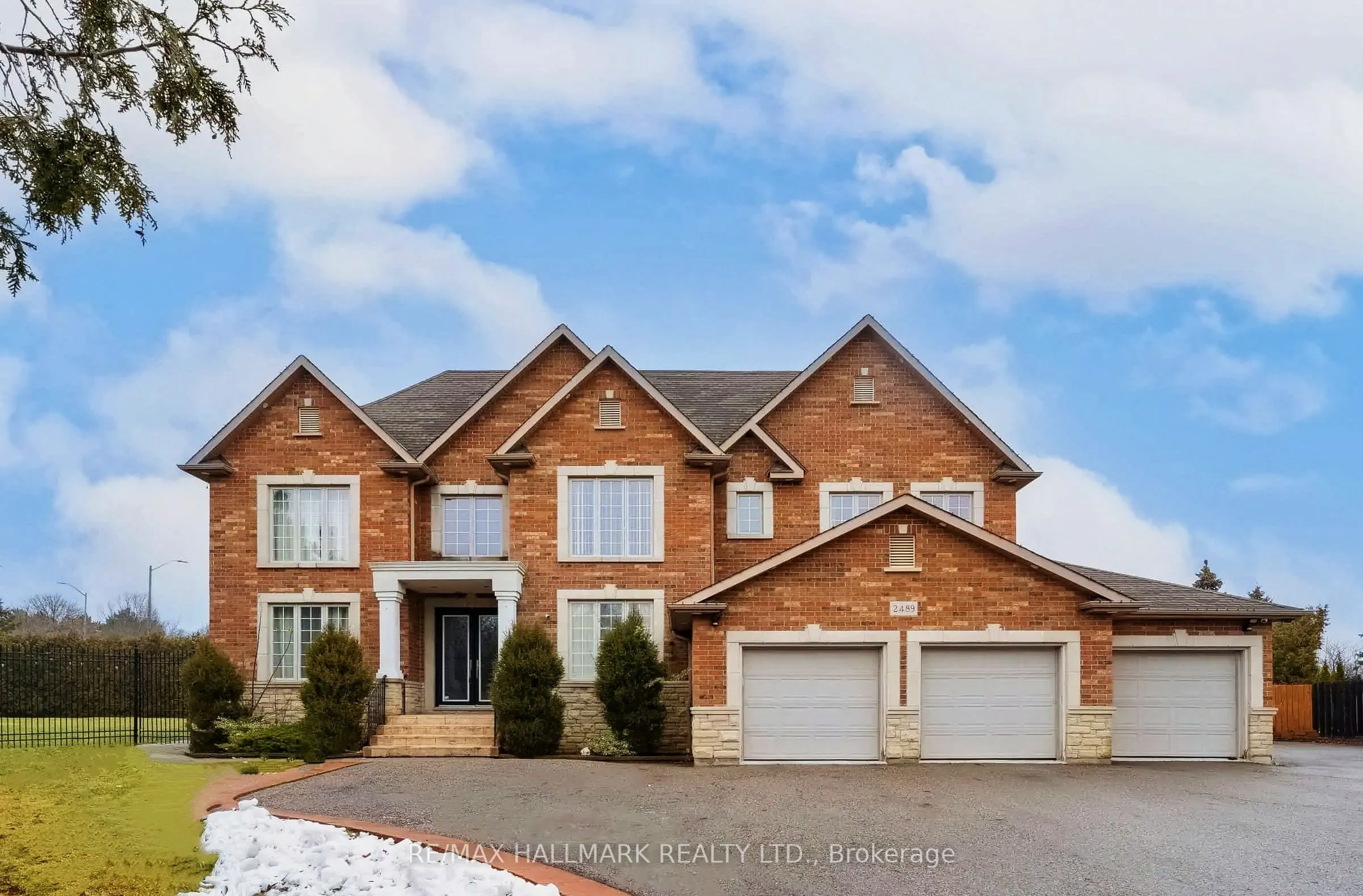 2489 Olinda Court