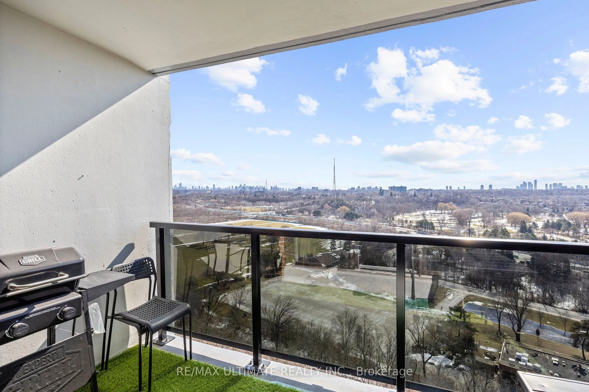 85 Emmett Avenue S, ##1807