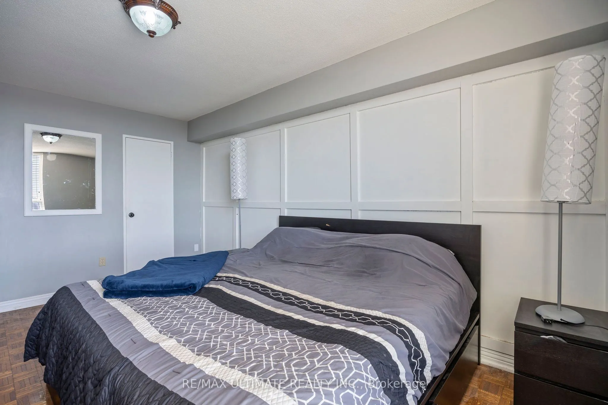 85 Emmett Avenue S, ##1807