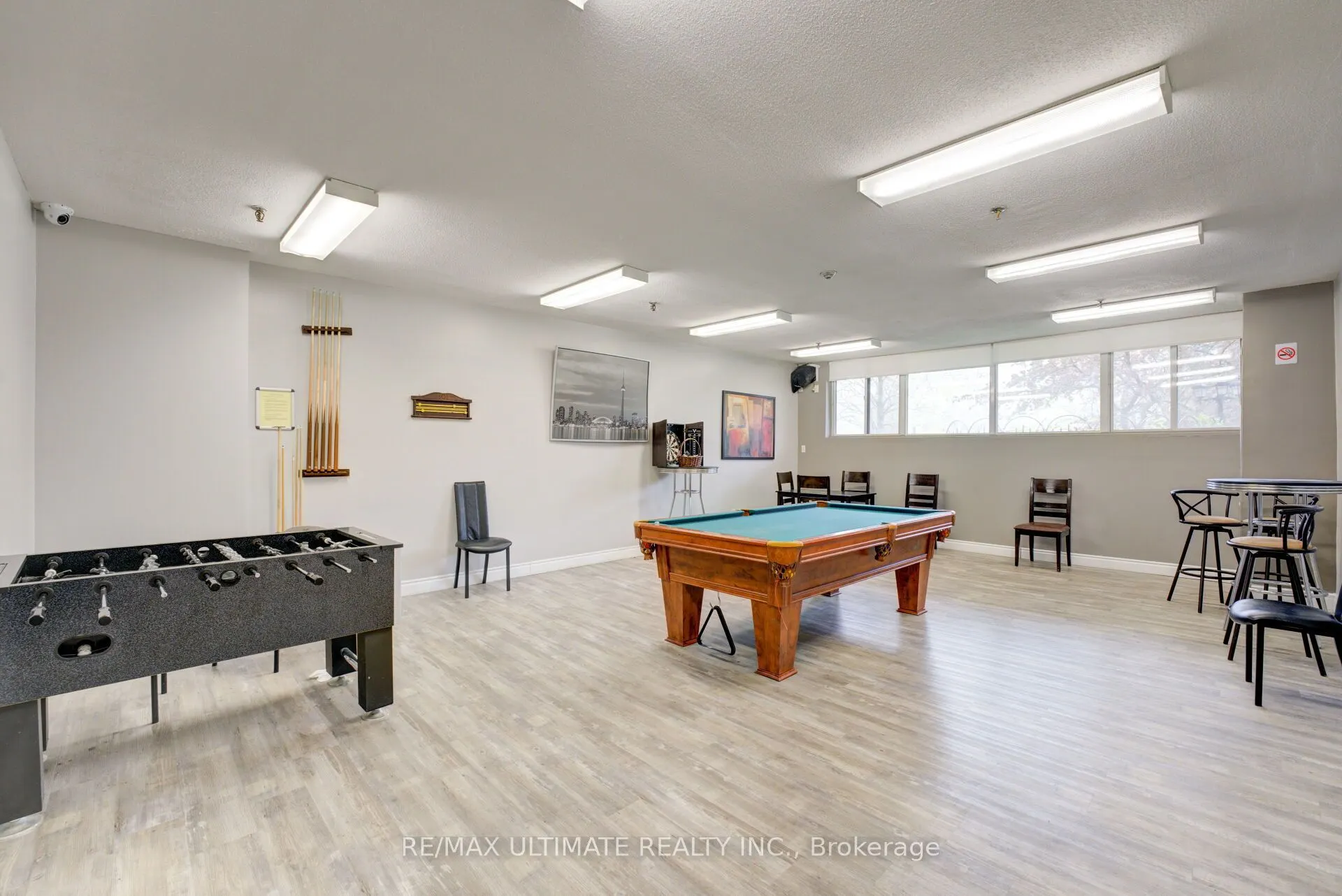 85 Emmett Avenue S, ##1807