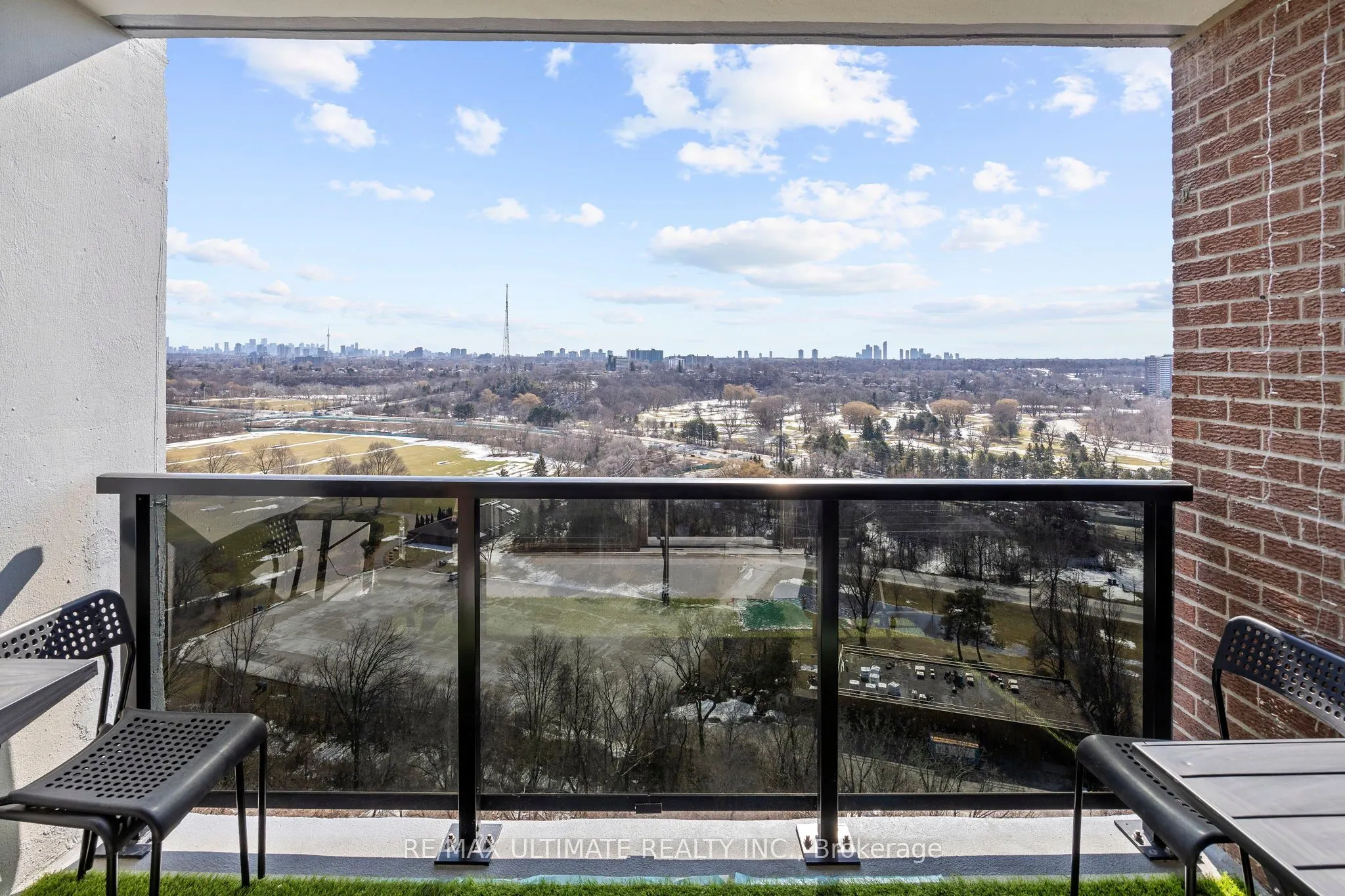85 Emmett Avenue S, ##1807