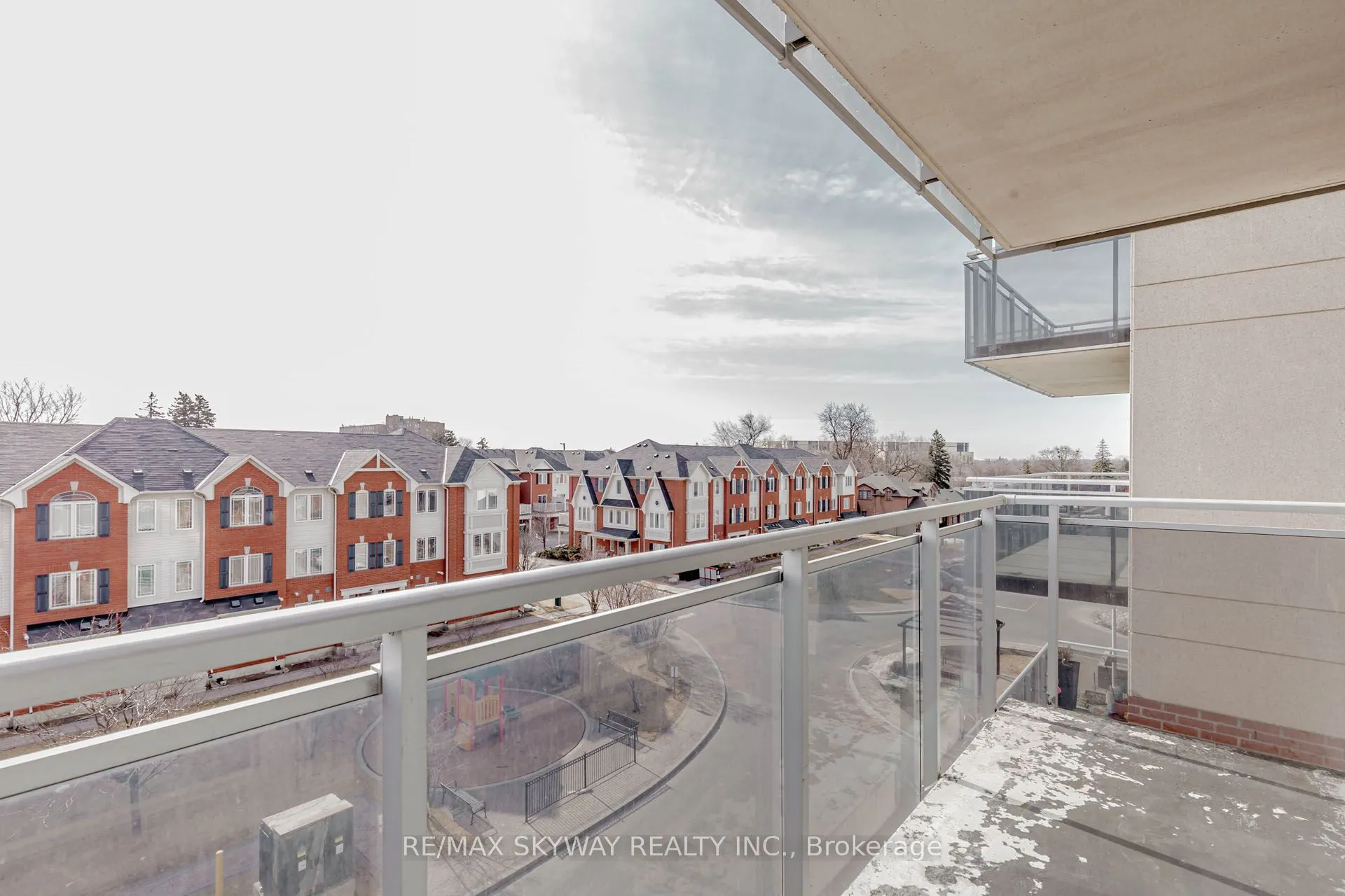 215 Queen Street E, #403