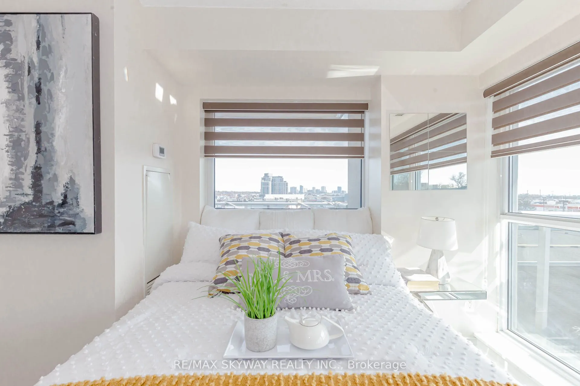 215 Queen Street E, #403