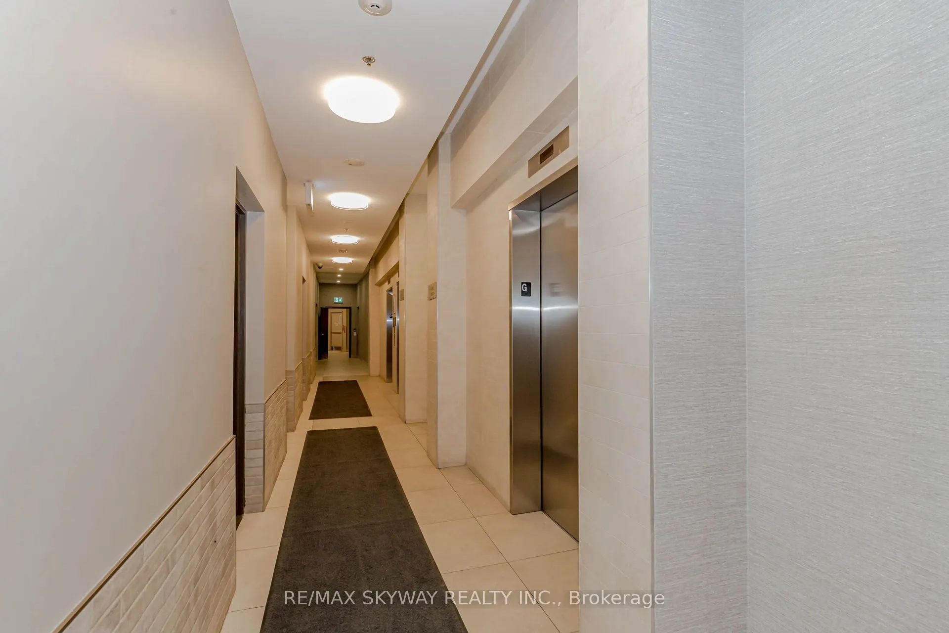 215 Queen Street E, #403