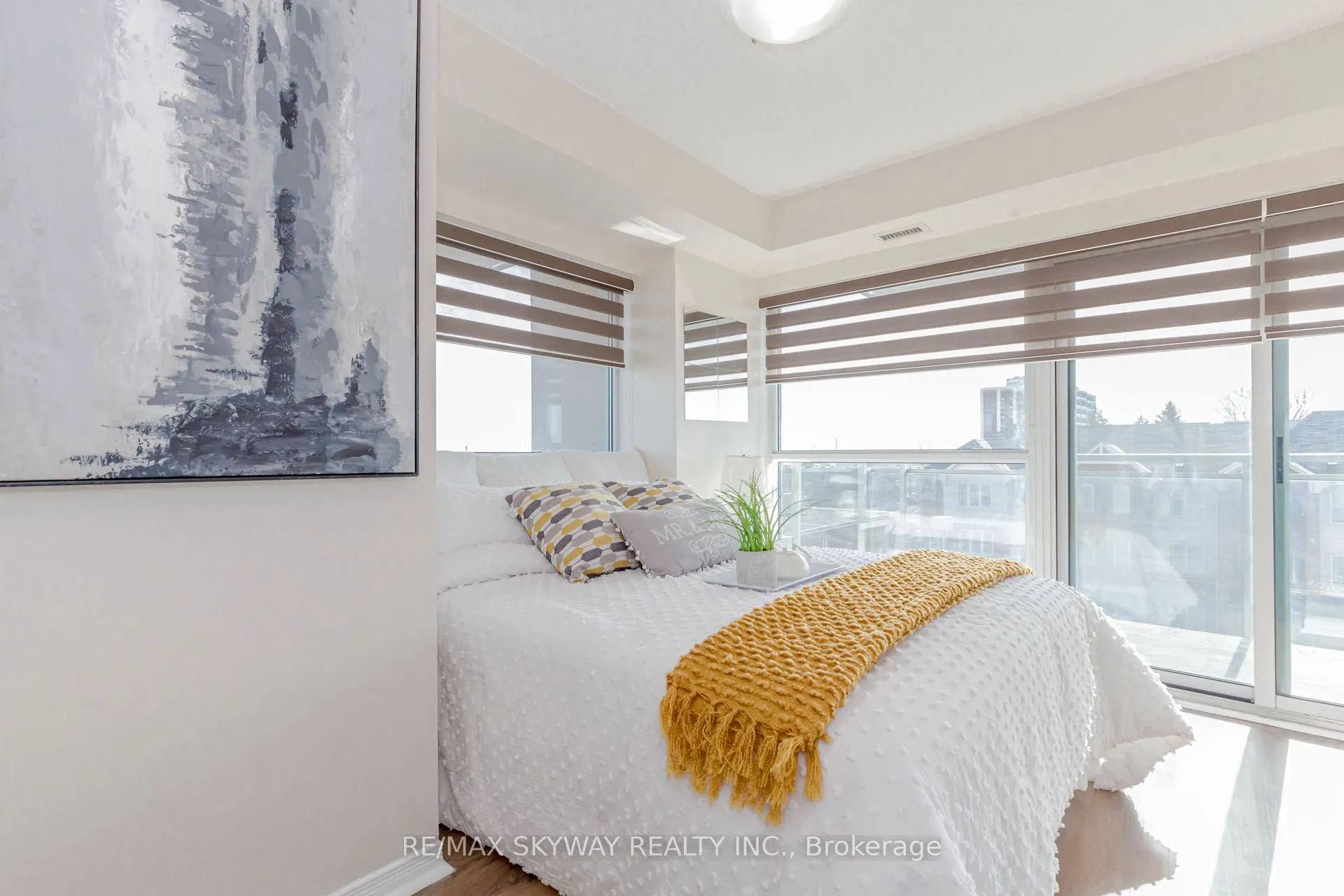 215 Queen Street E, #403