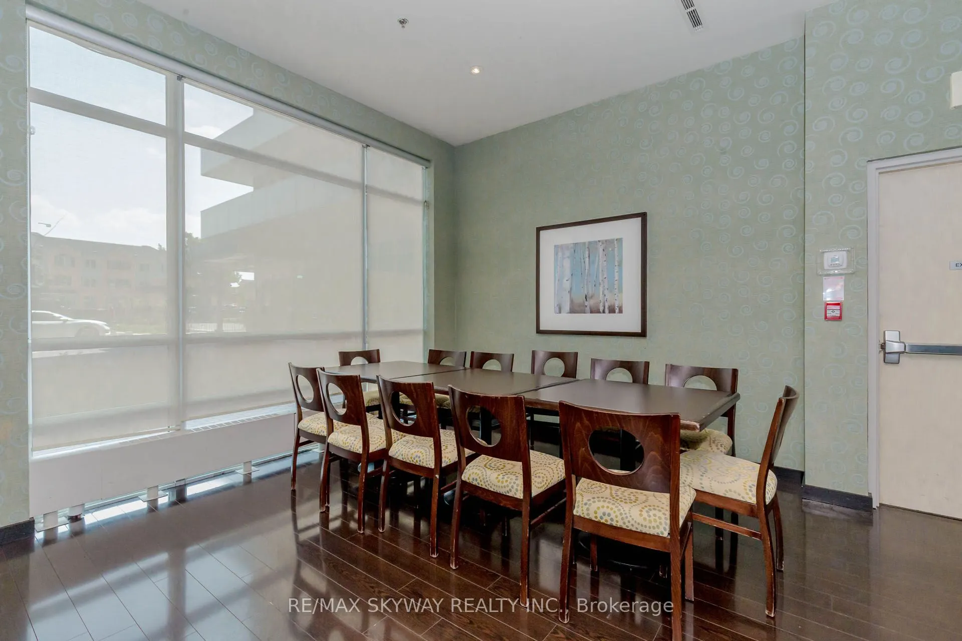 215 Queen Street E, #403