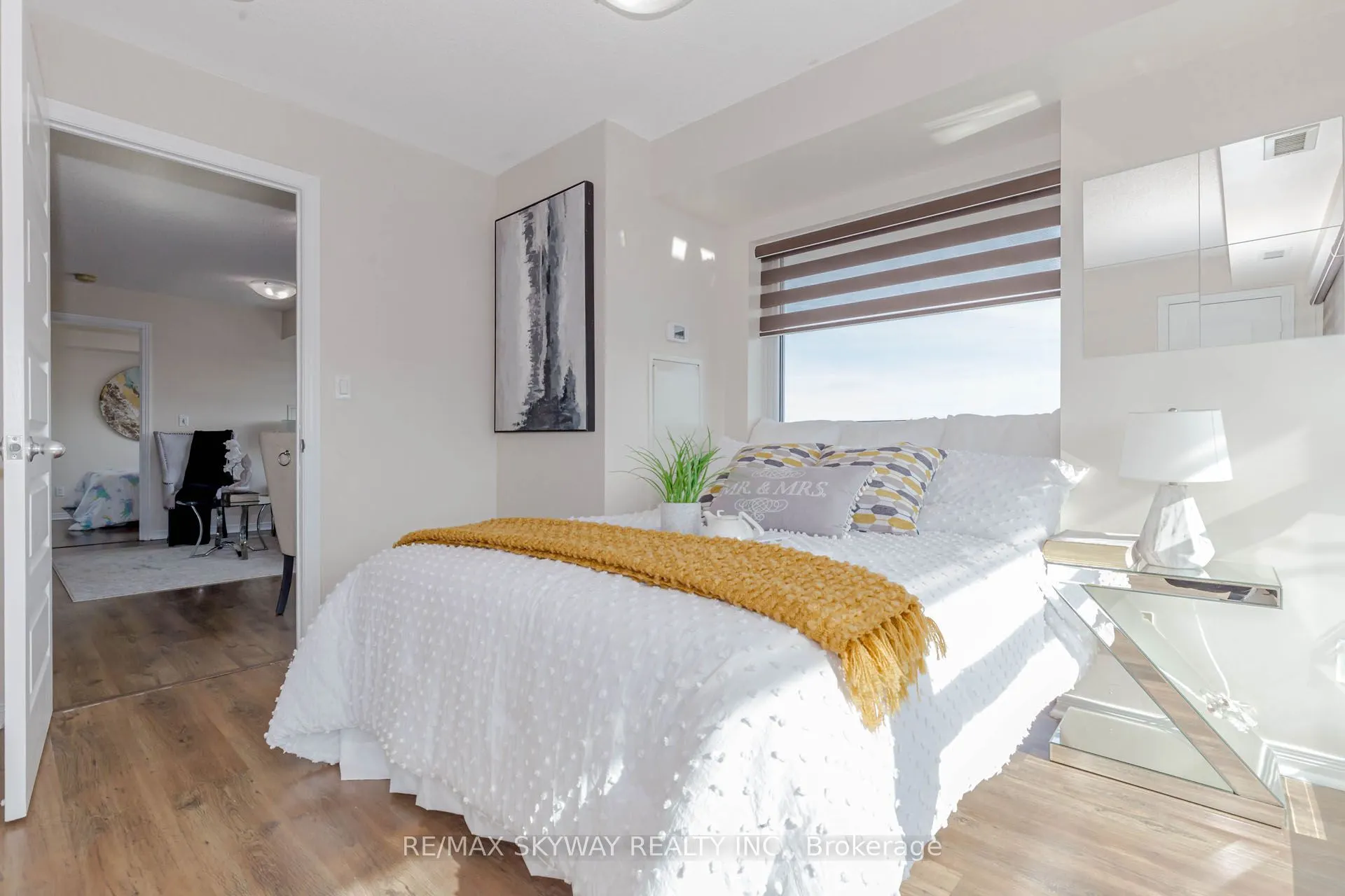 215 Queen Street E, #403