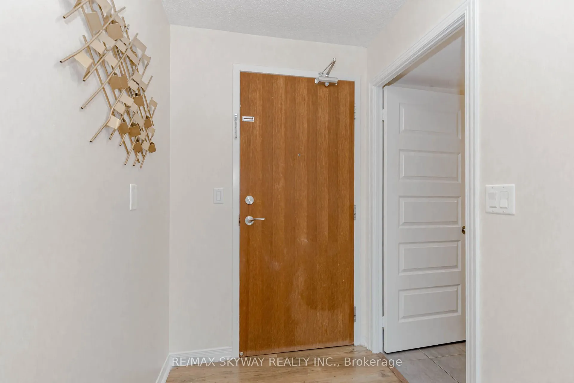 215 Queen Street E, #403