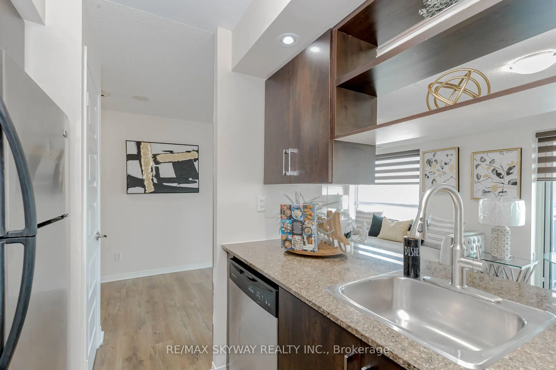 215 Queen Street E, #403