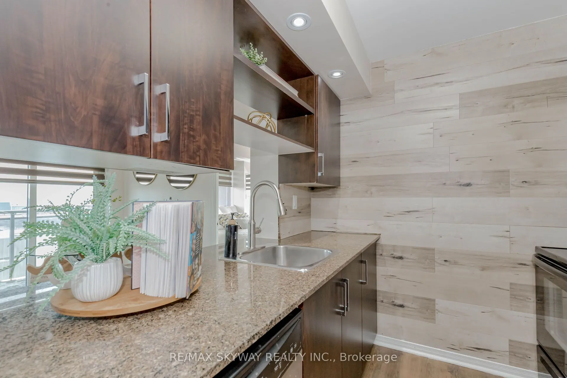 215 Queen Street E, #403