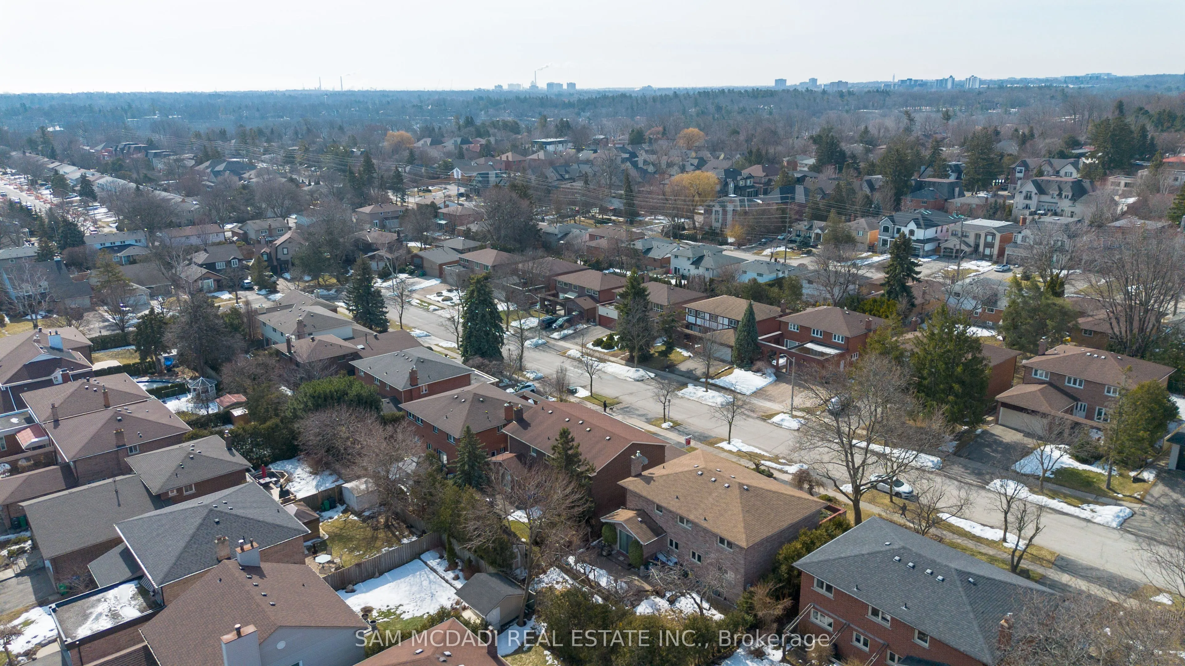 2529 Claymore Crescent