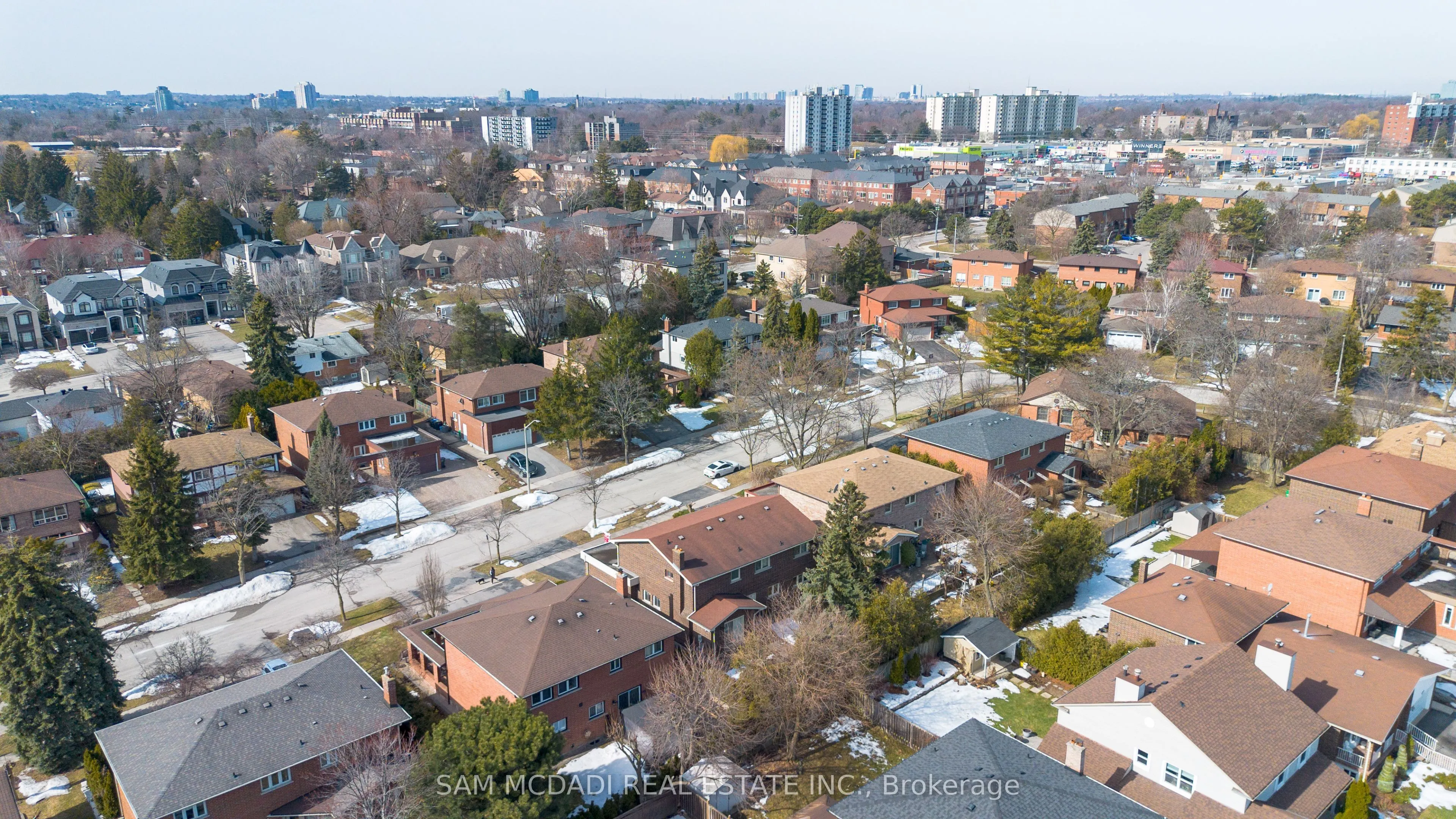2529 Claymore Crescent