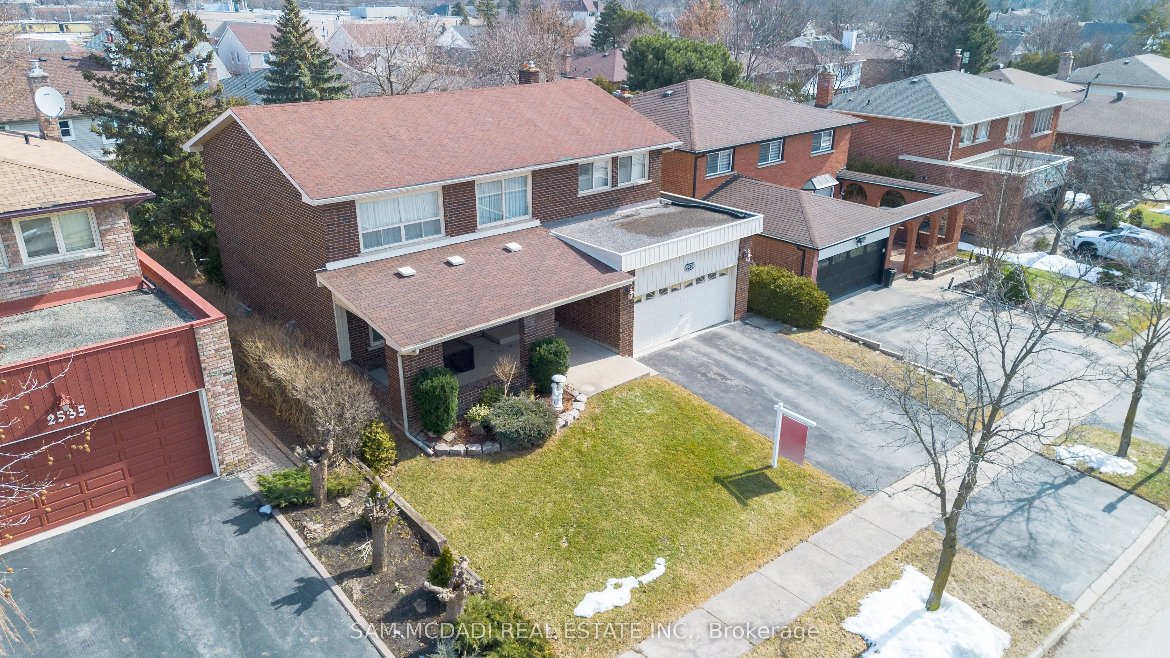 2529 Claymore Crescent
