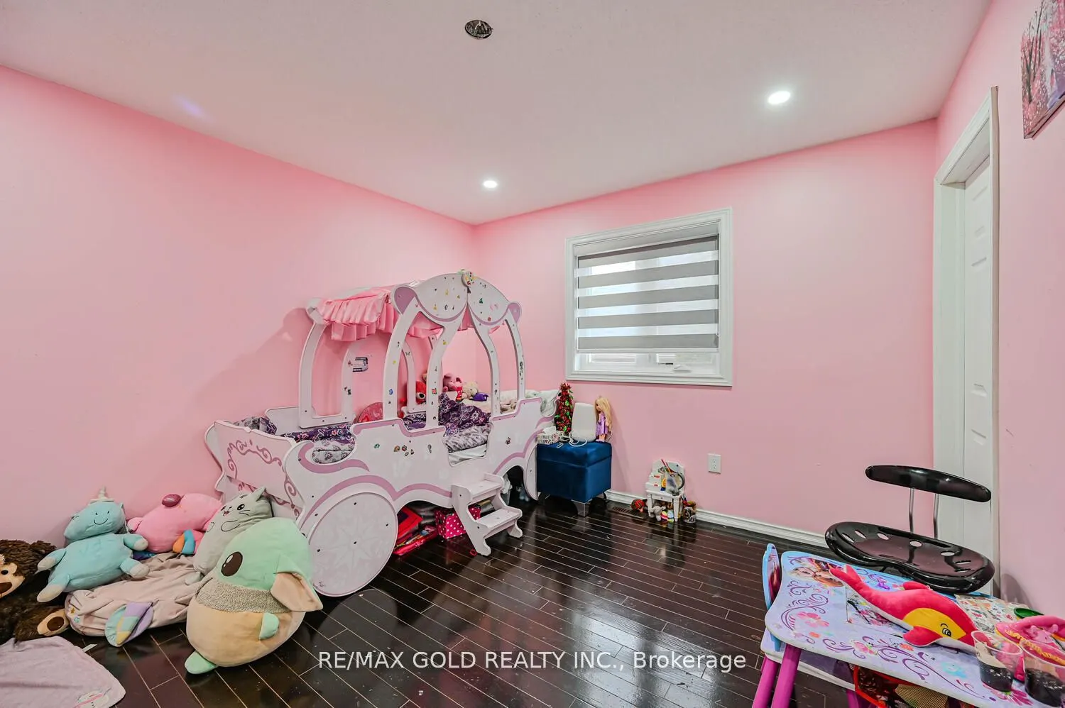 247 Cresthaven Road