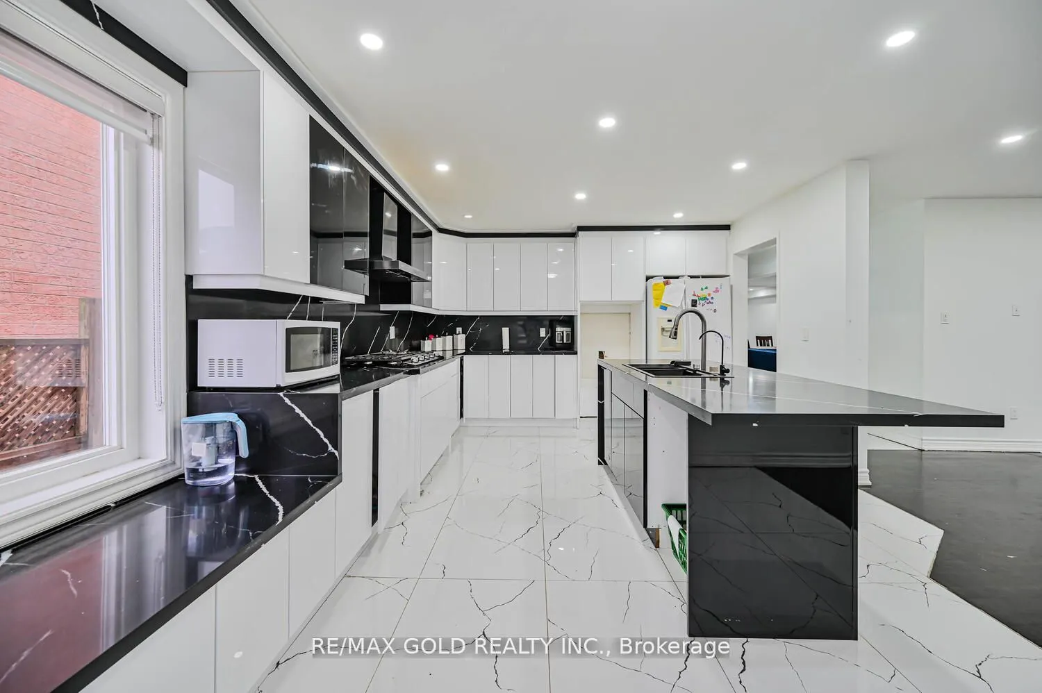247 Cresthaven Road