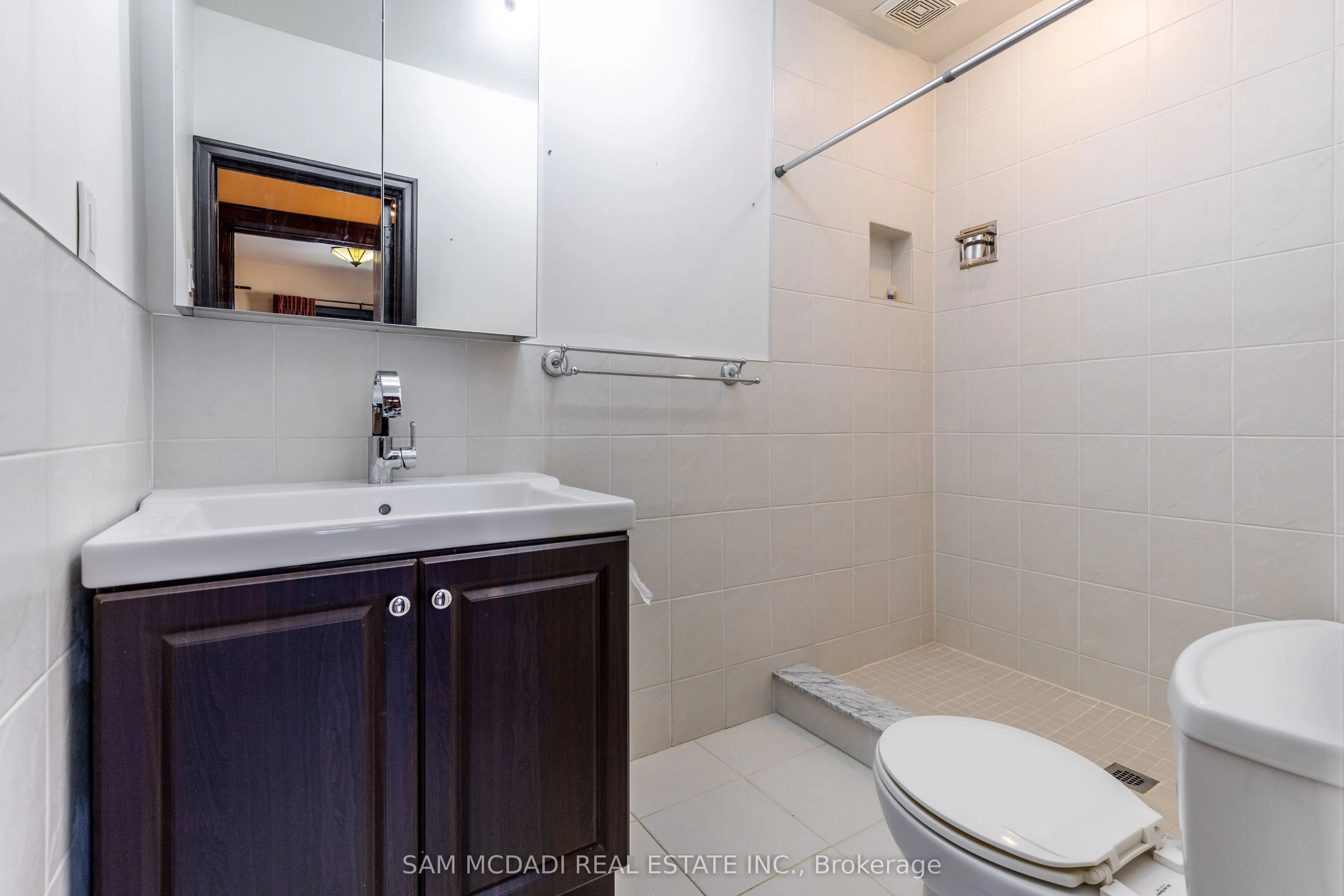 62 Maple Avenue S