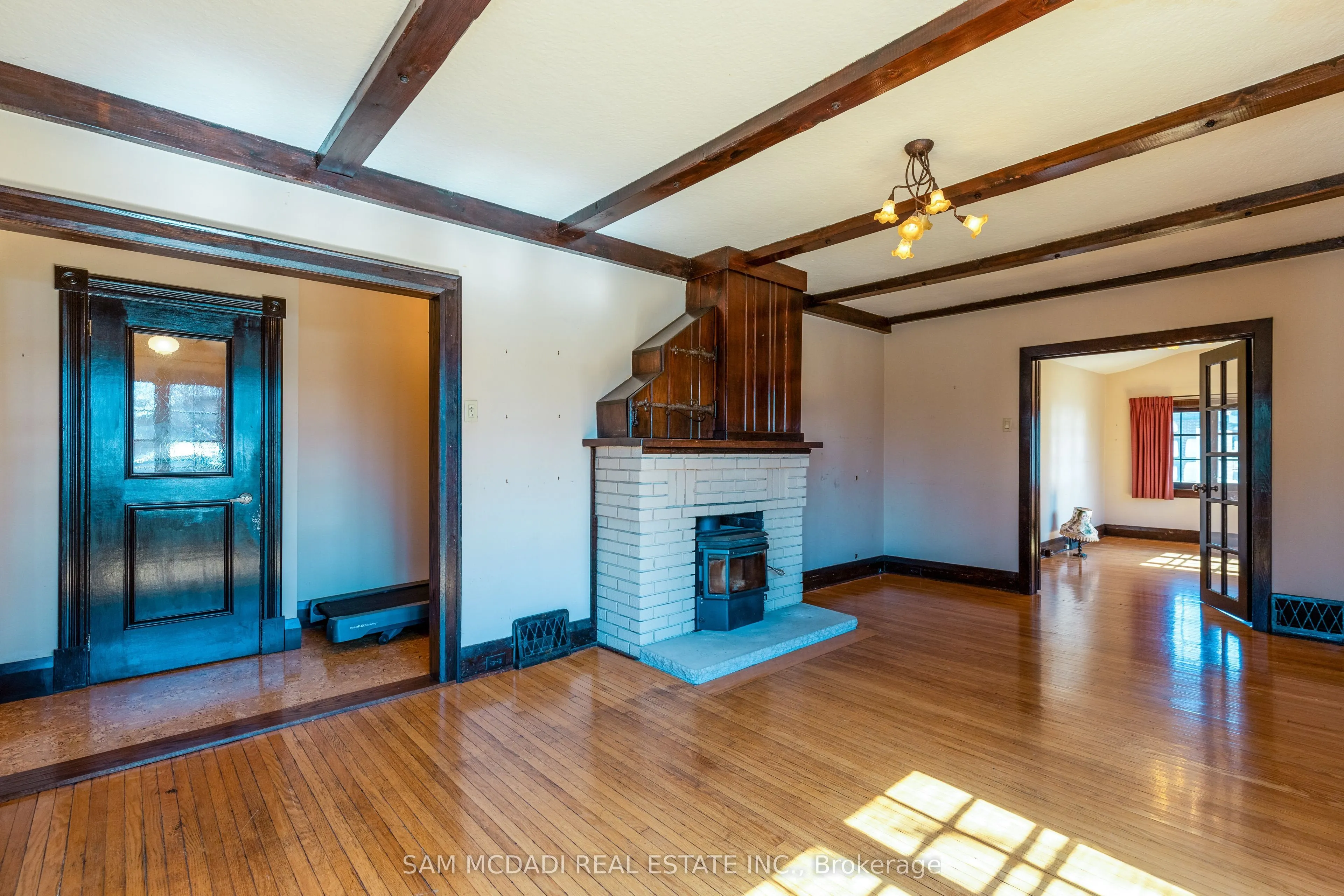 62 Maple Avenue S