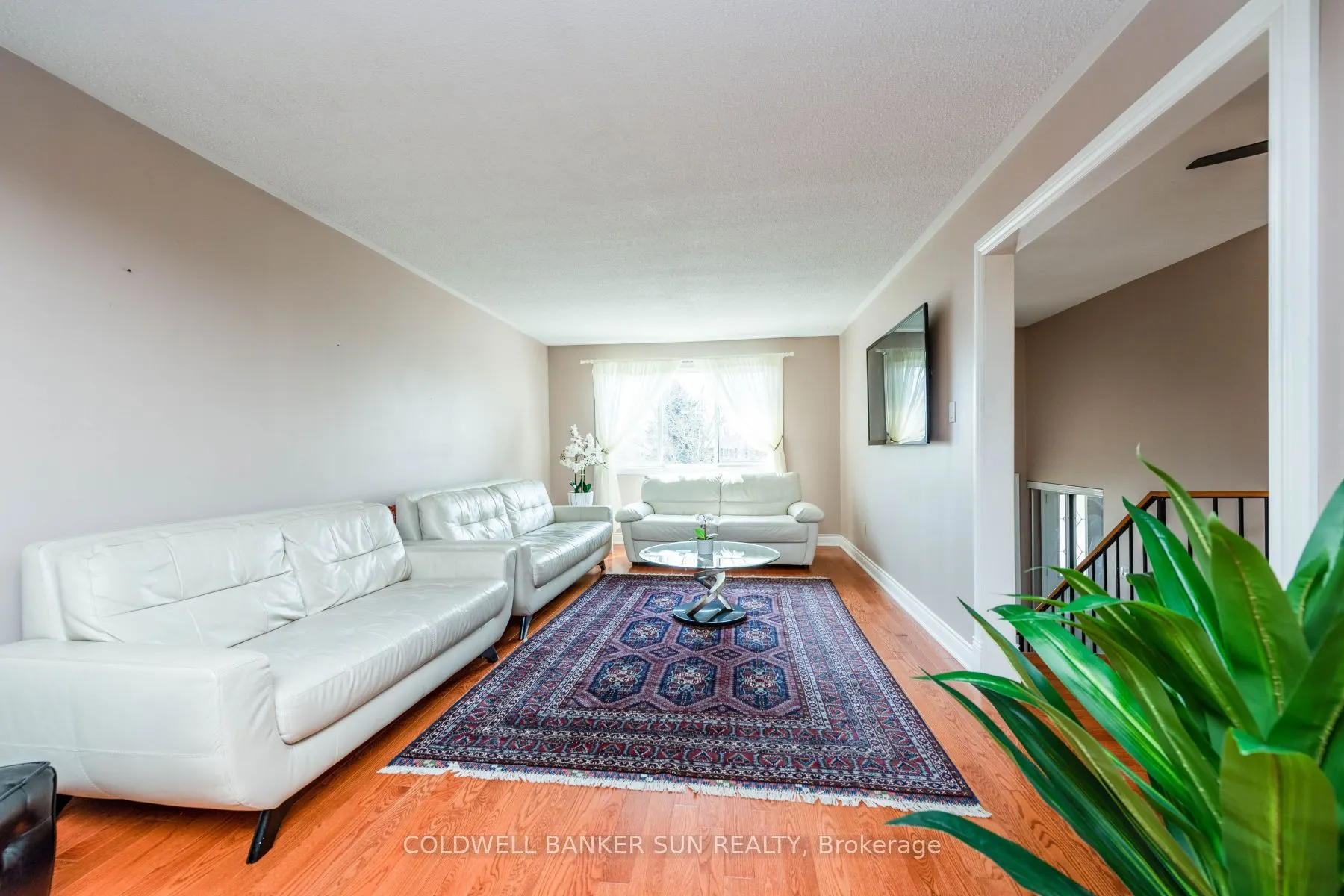 2483 Yarmouth Crescent