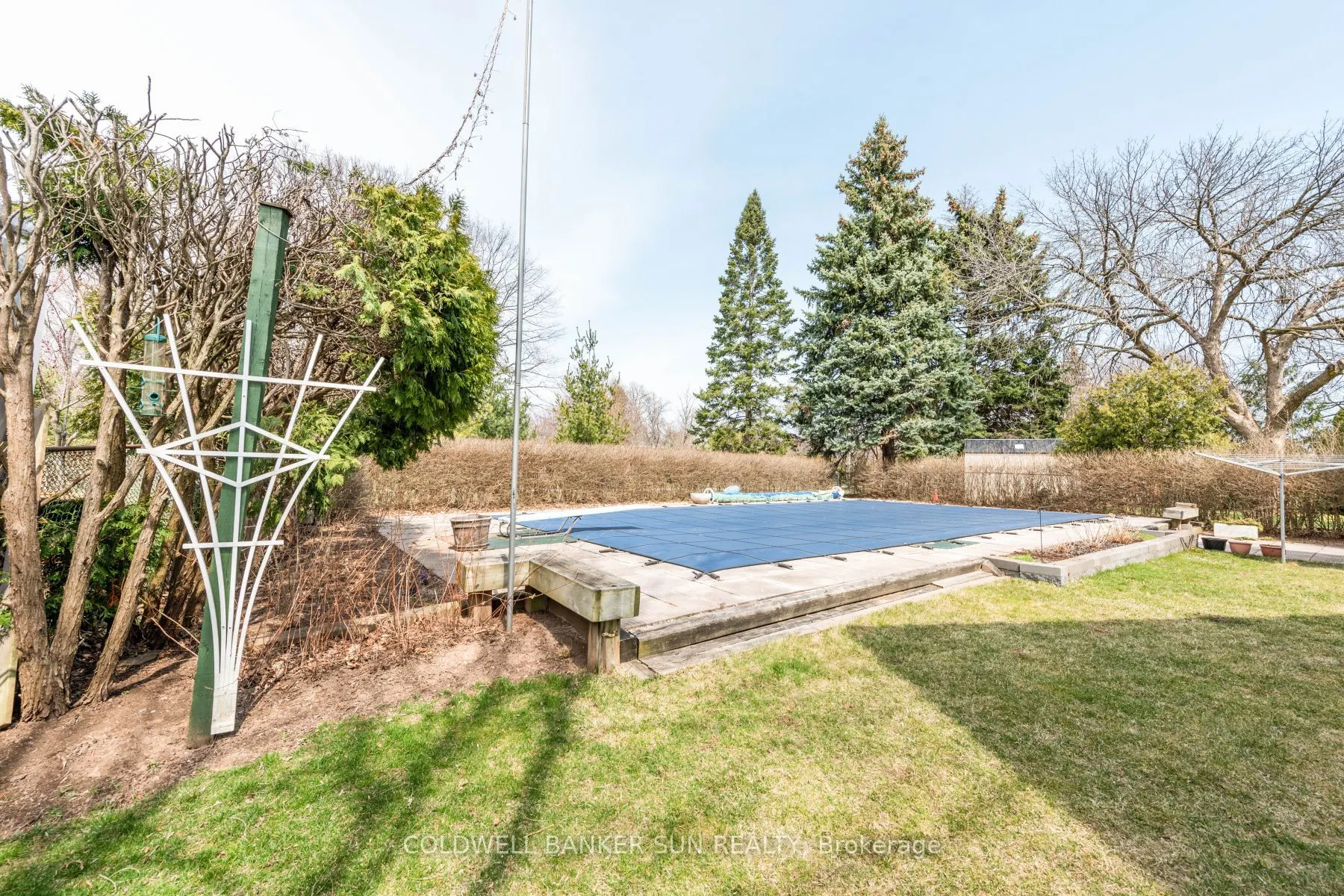 2483 Yarmouth Crescent