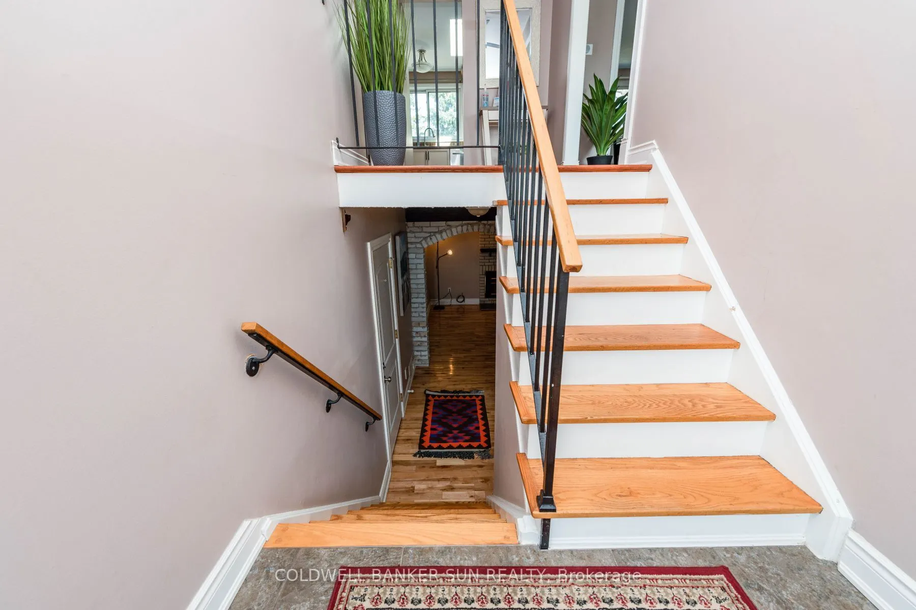 2483 Yarmouth Crescent