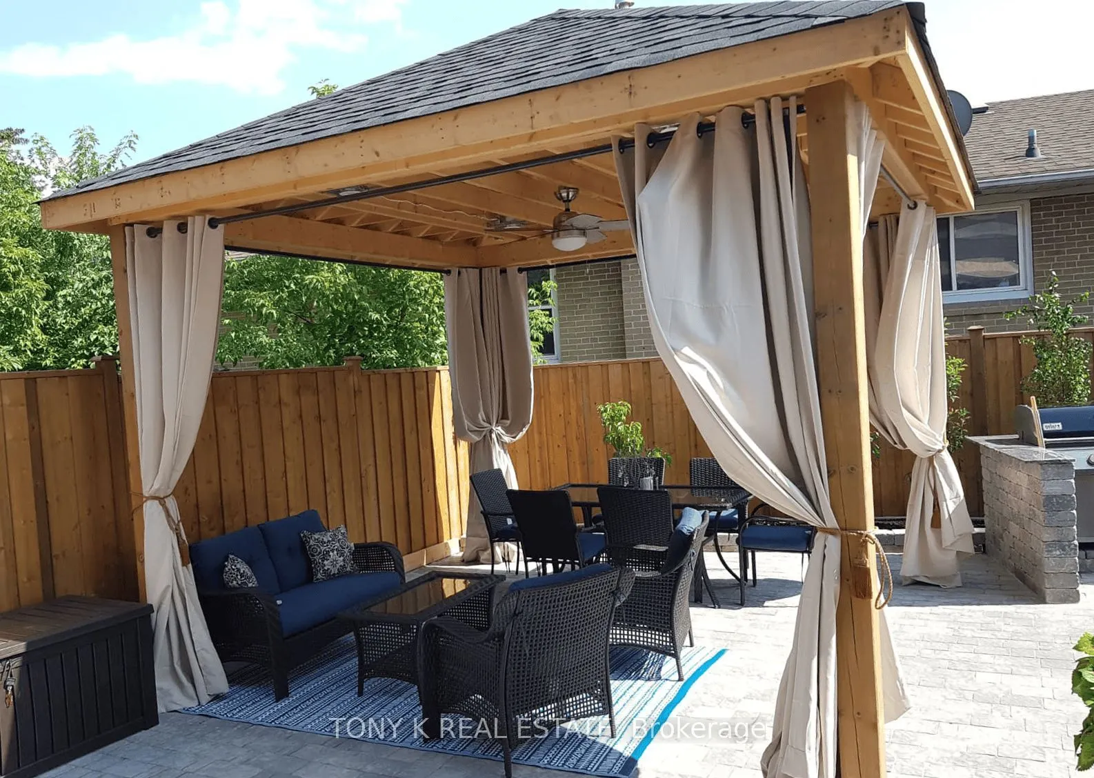 1 Aura Lea Boulevard