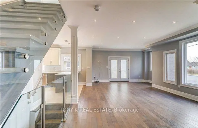 1 Aura Lea Boulevard