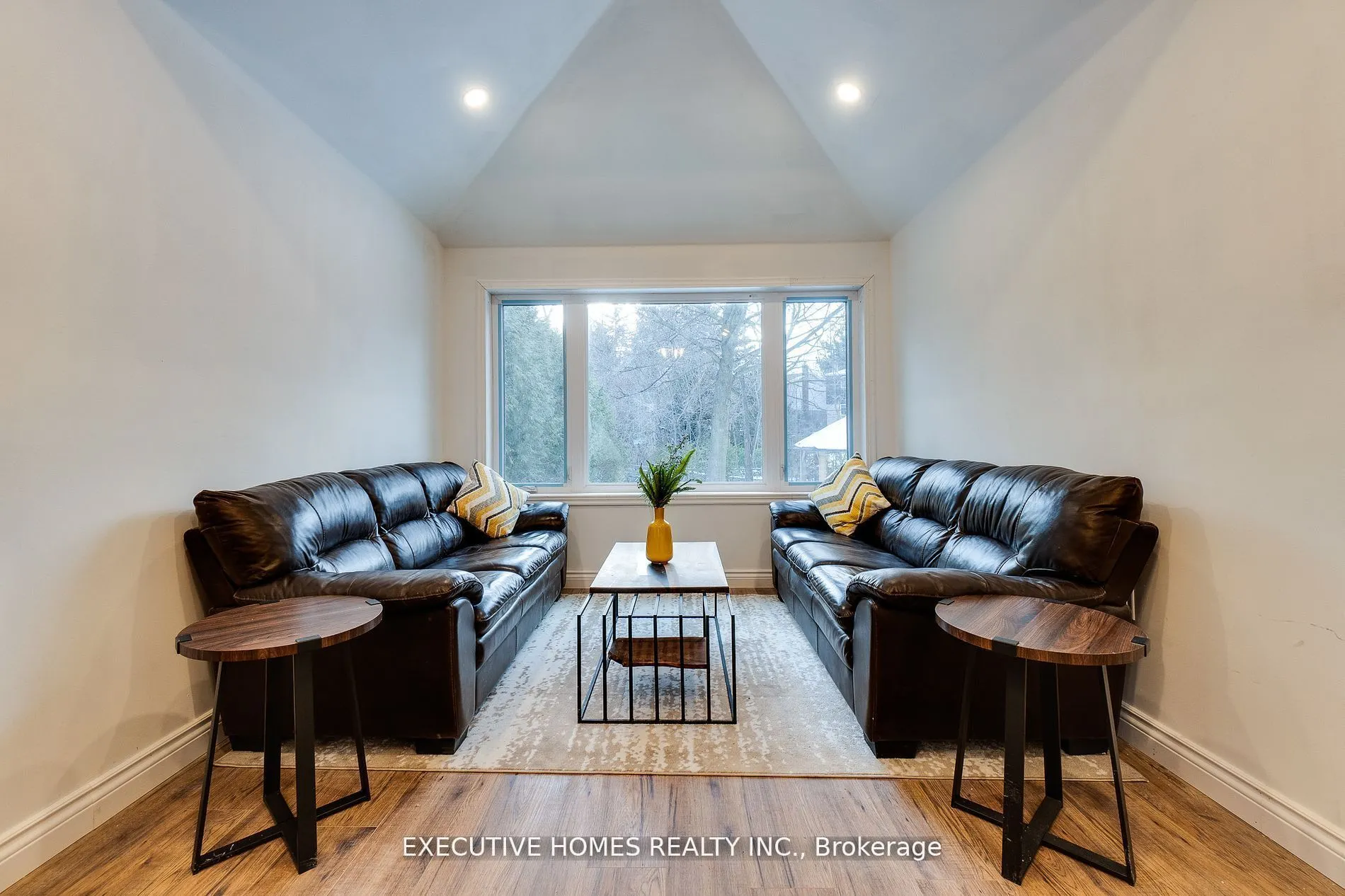 208 Glen Oak Drive