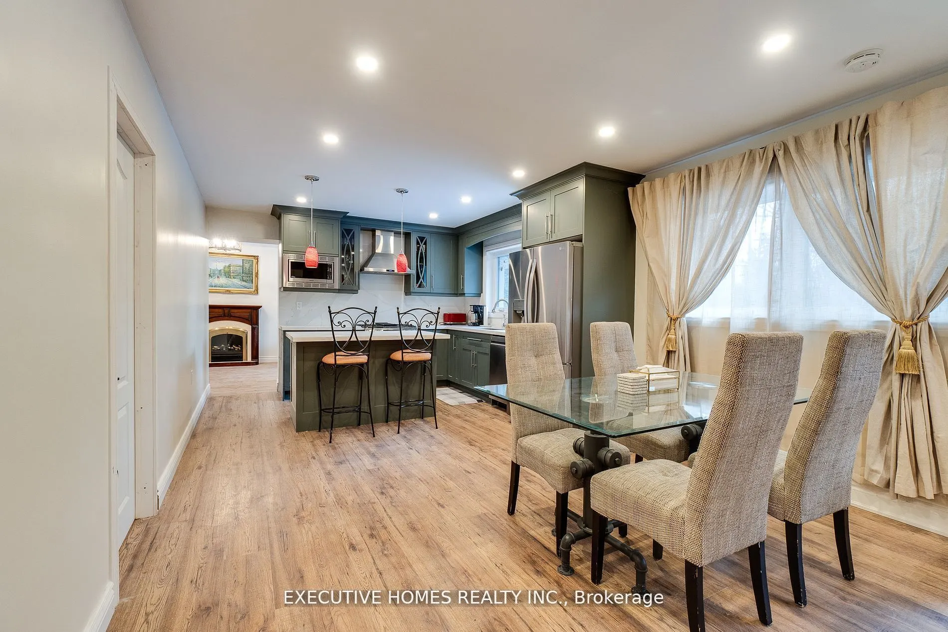 208 Glen Oak Drive