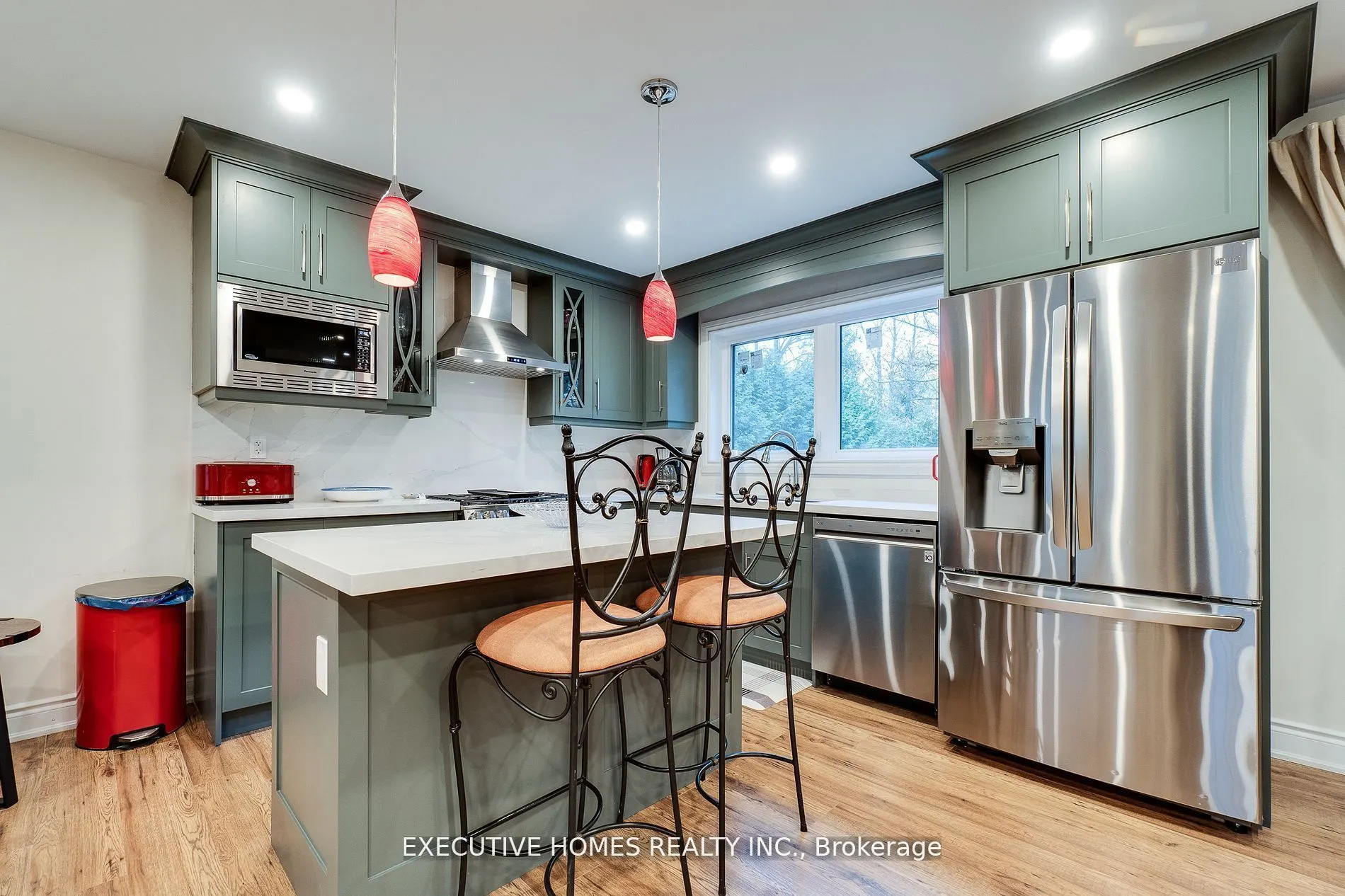208 Glen Oak Drive