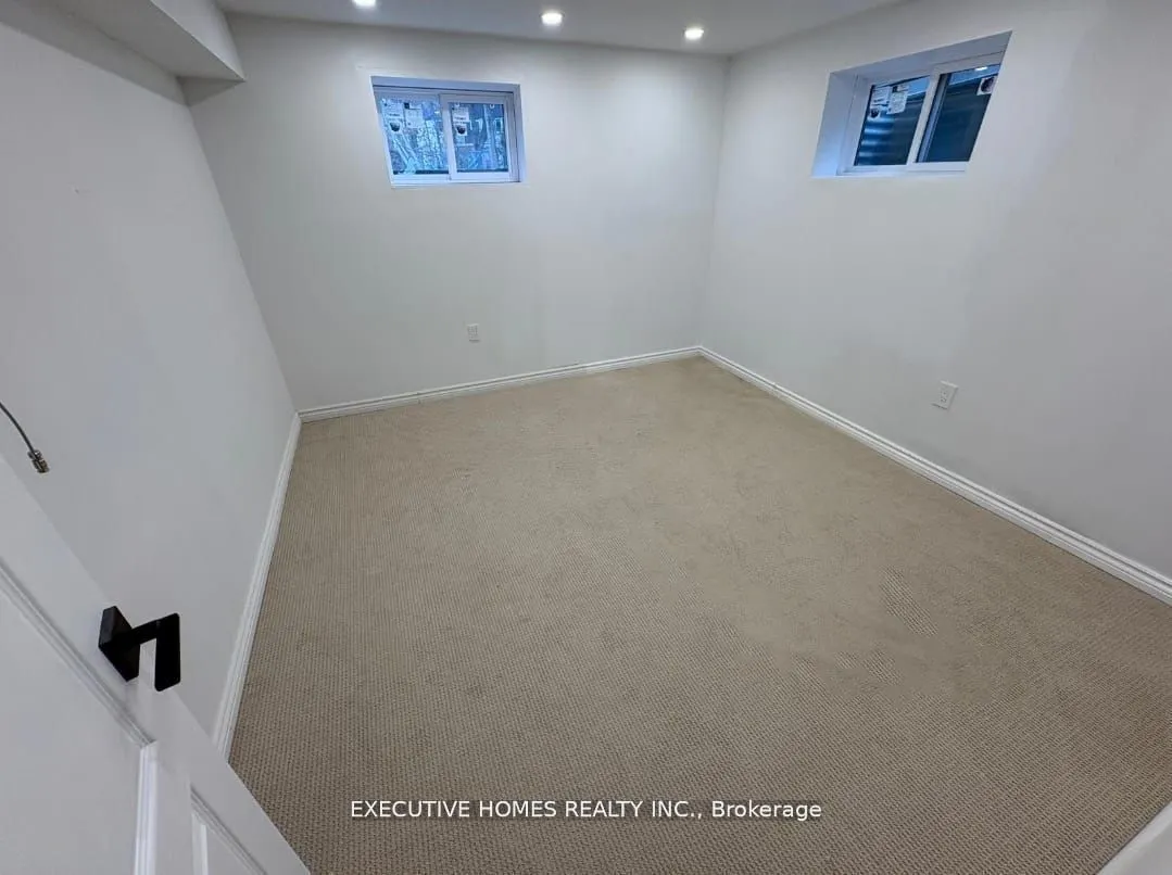 208 Glen Oak Drive