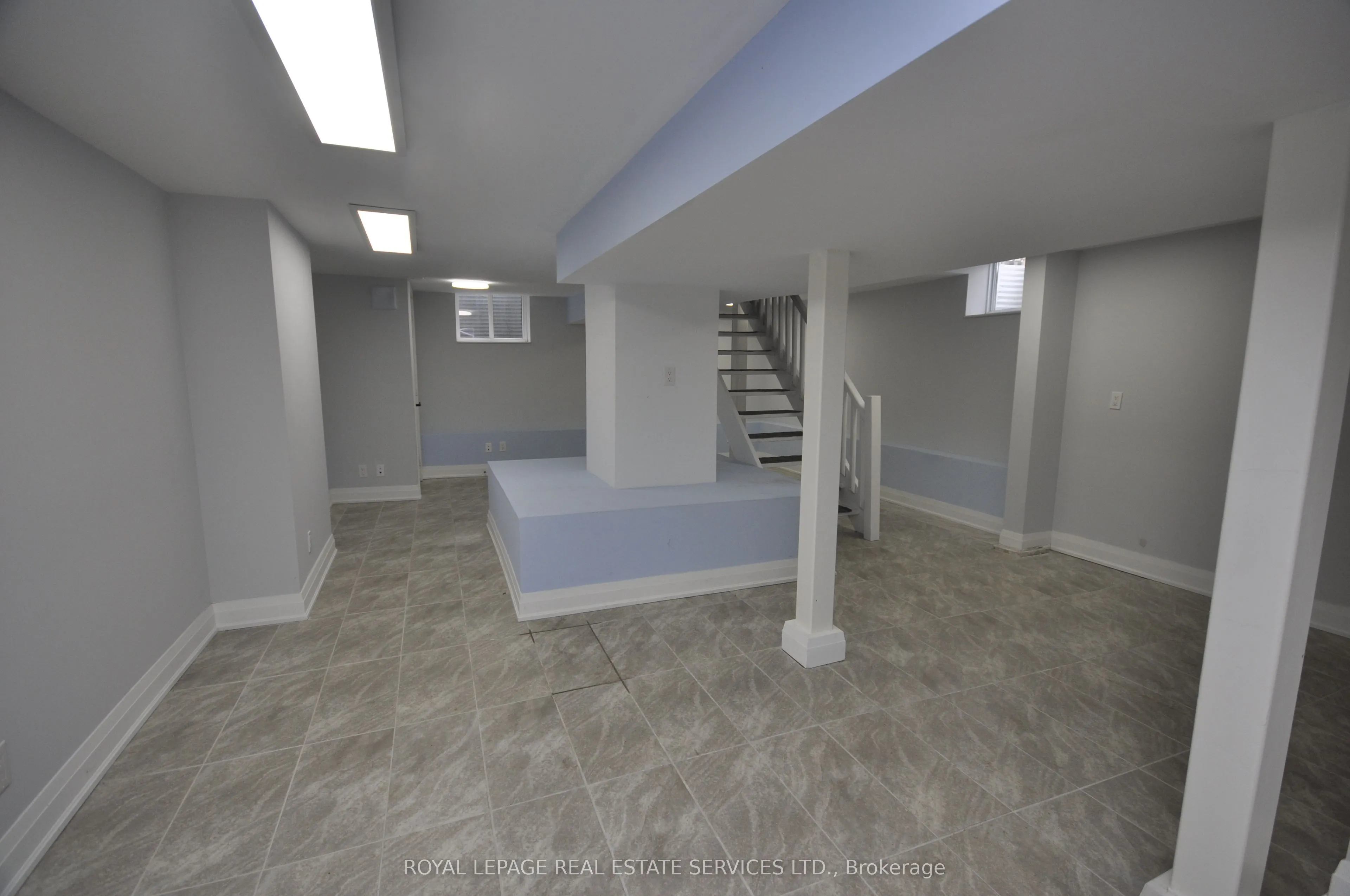618 Lakeshore Road E