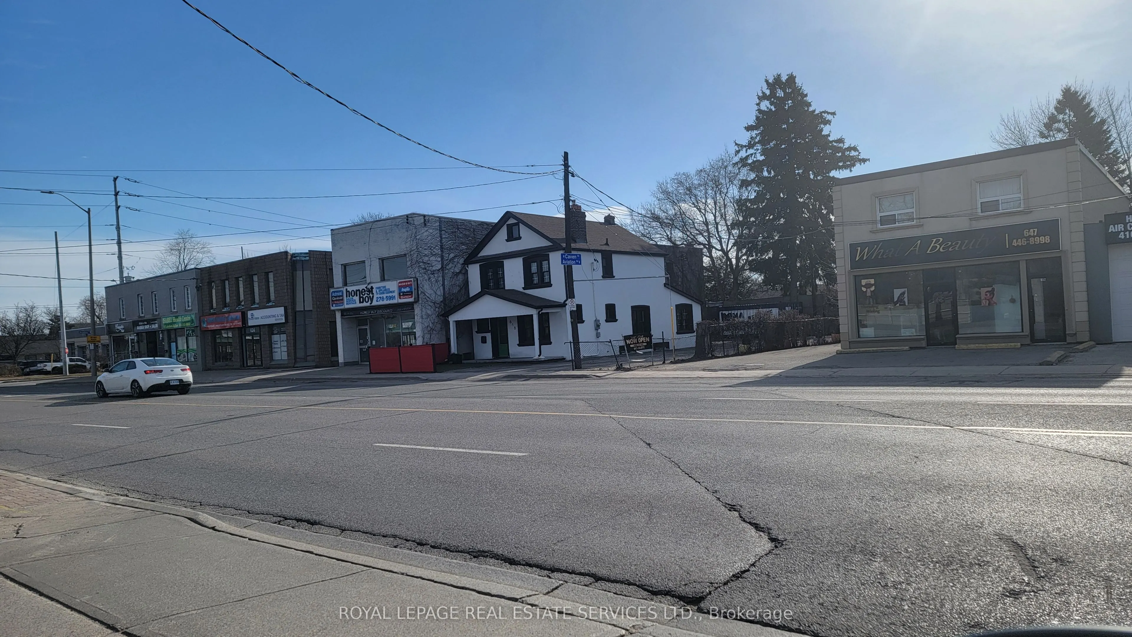 618 Lakeshore Road E