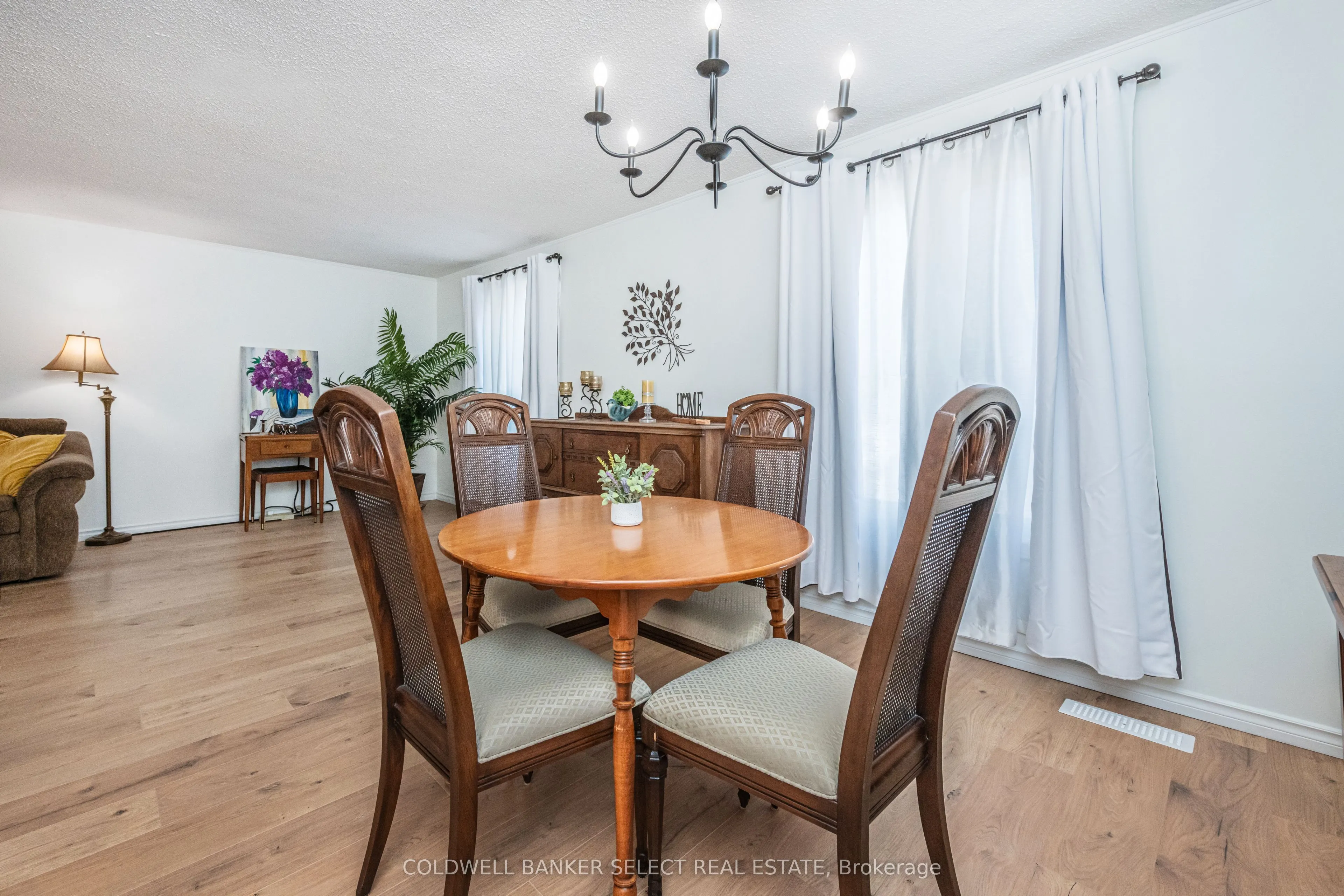 354 Whitehead Crescent