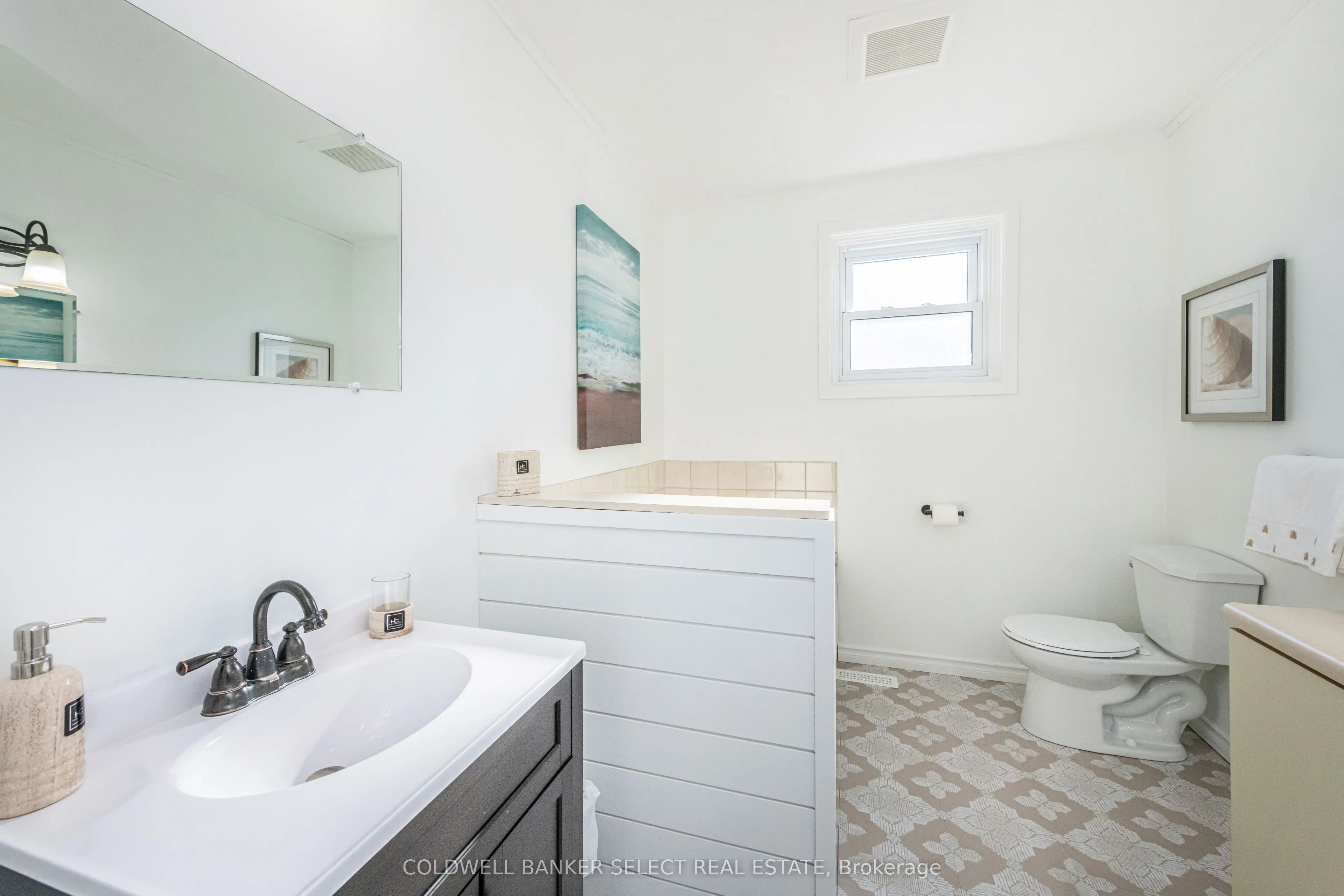 354 Whitehead Crescent