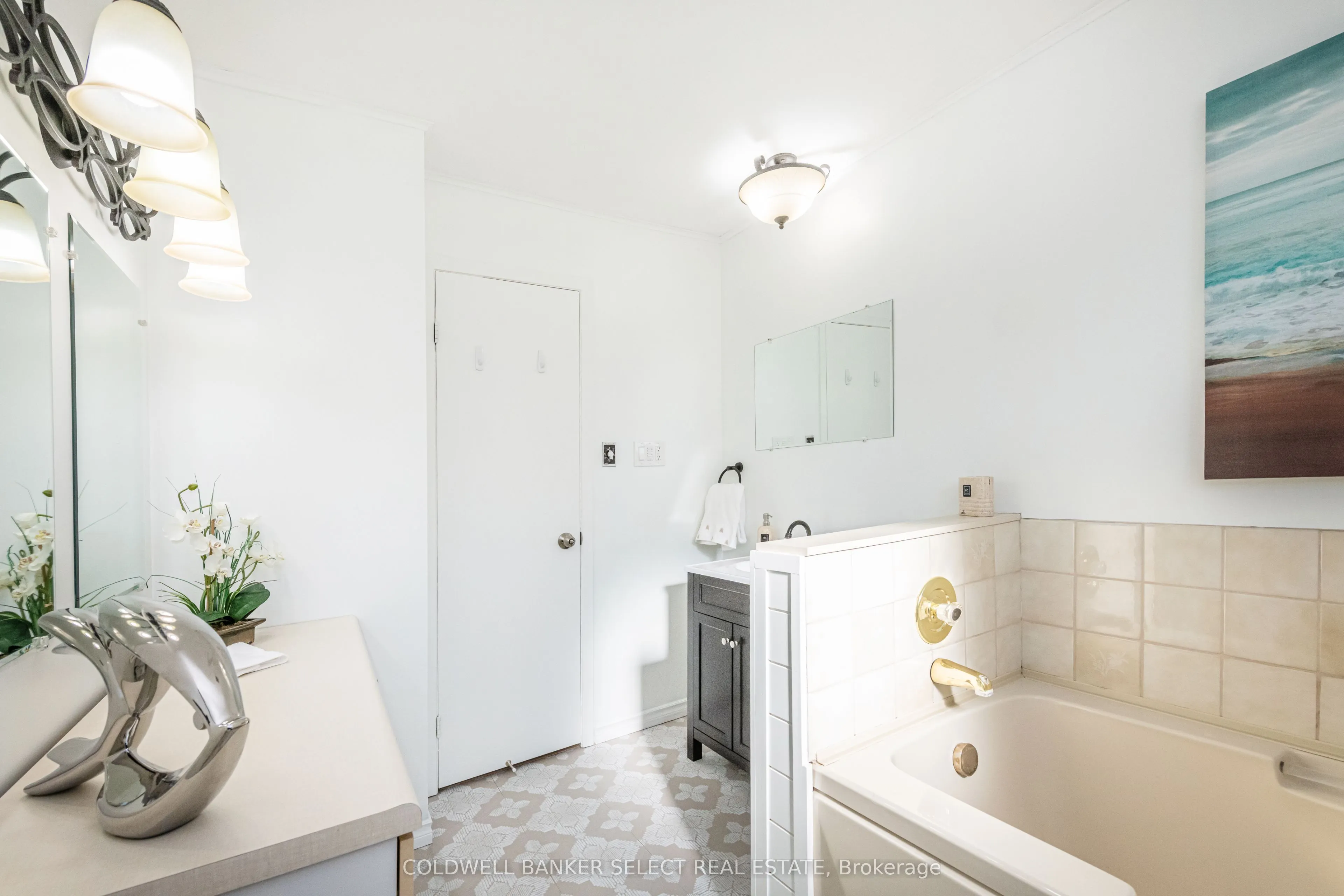 354 Whitehead Crescent