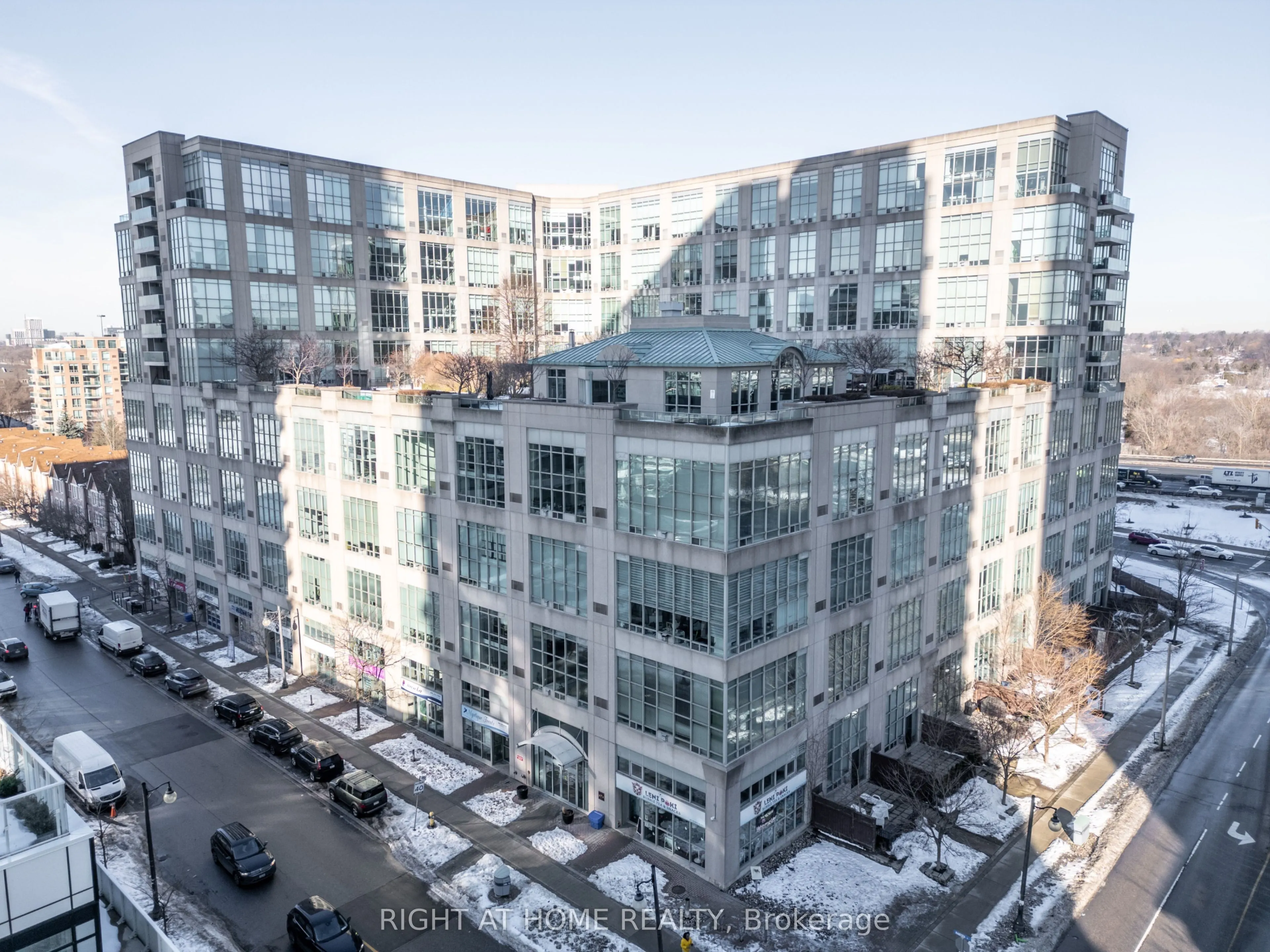 300 Manitoba Street #426
