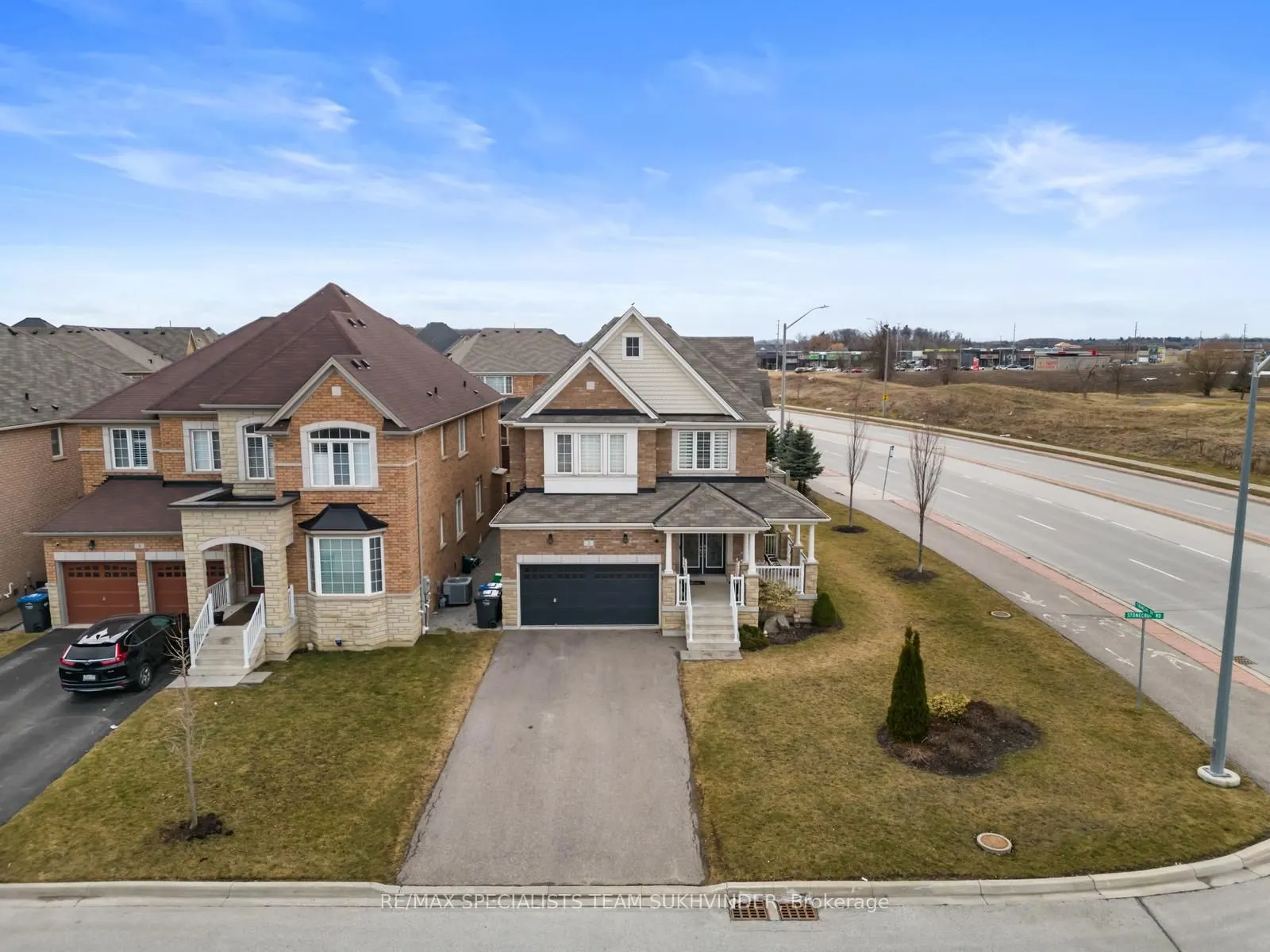 2 STONECROP Road