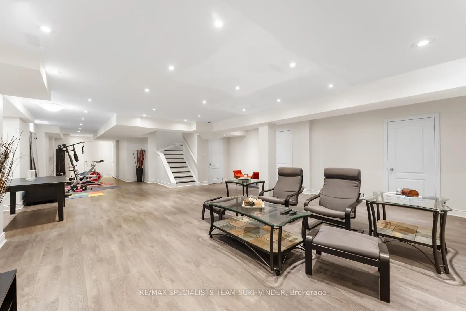 2 STONECROP Road