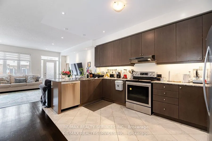 7 Lady Evelyn Crescent