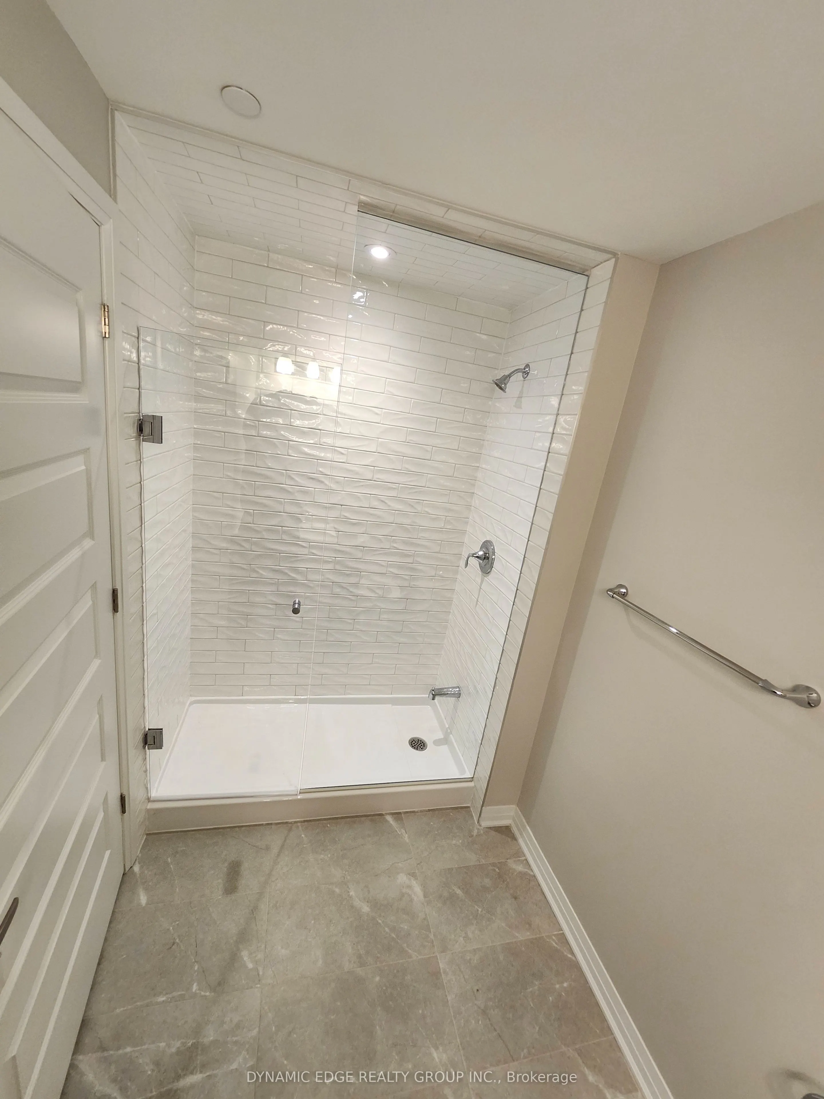470 Gordon Krantz Avenue, #512