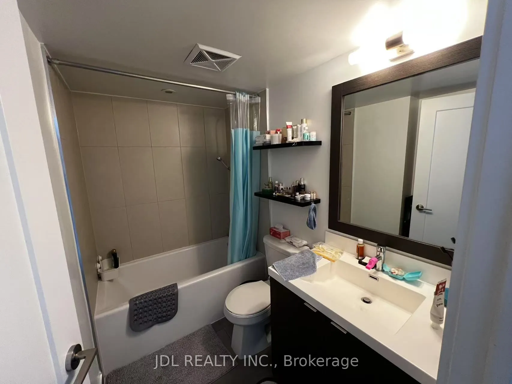 9 Mabelle Avenue, #2215