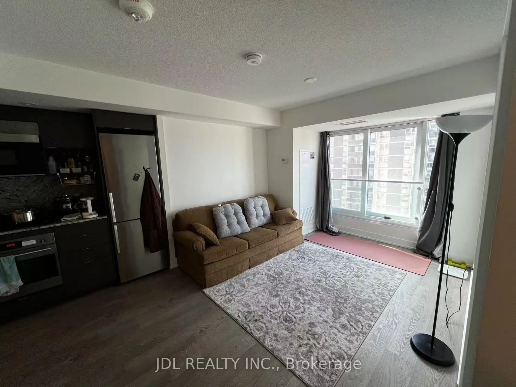 9 Mabelle Avenue, #2215