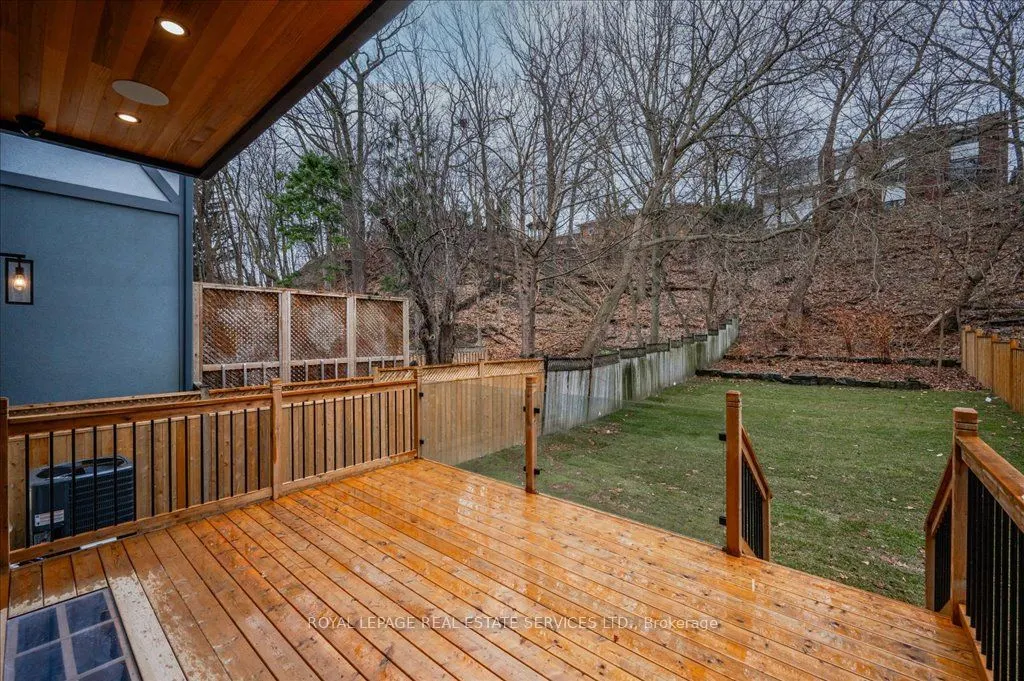 78 South Kingsway